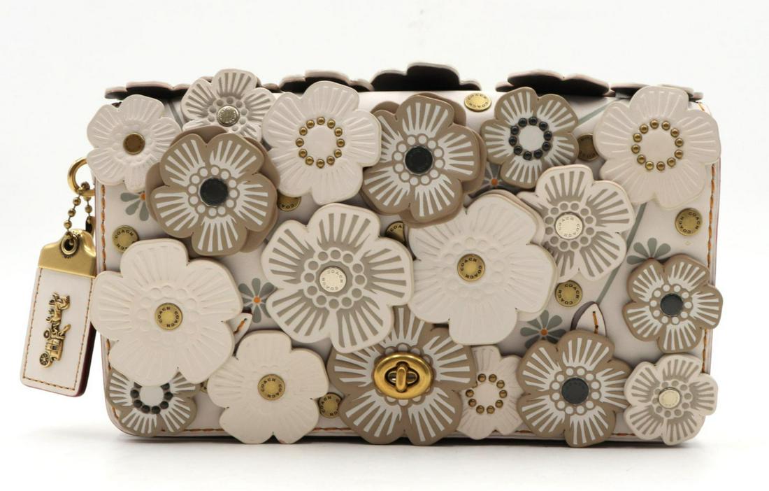 Coach Floral Ladies Purse: Coach Floral Ladies Purse. Measures approx. - 5 5/8" high x 9 1/4" wide. With dust bag.