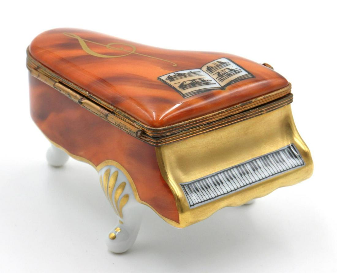 Limoges Hand Painted Porcelain Pill Box (1 of 4)