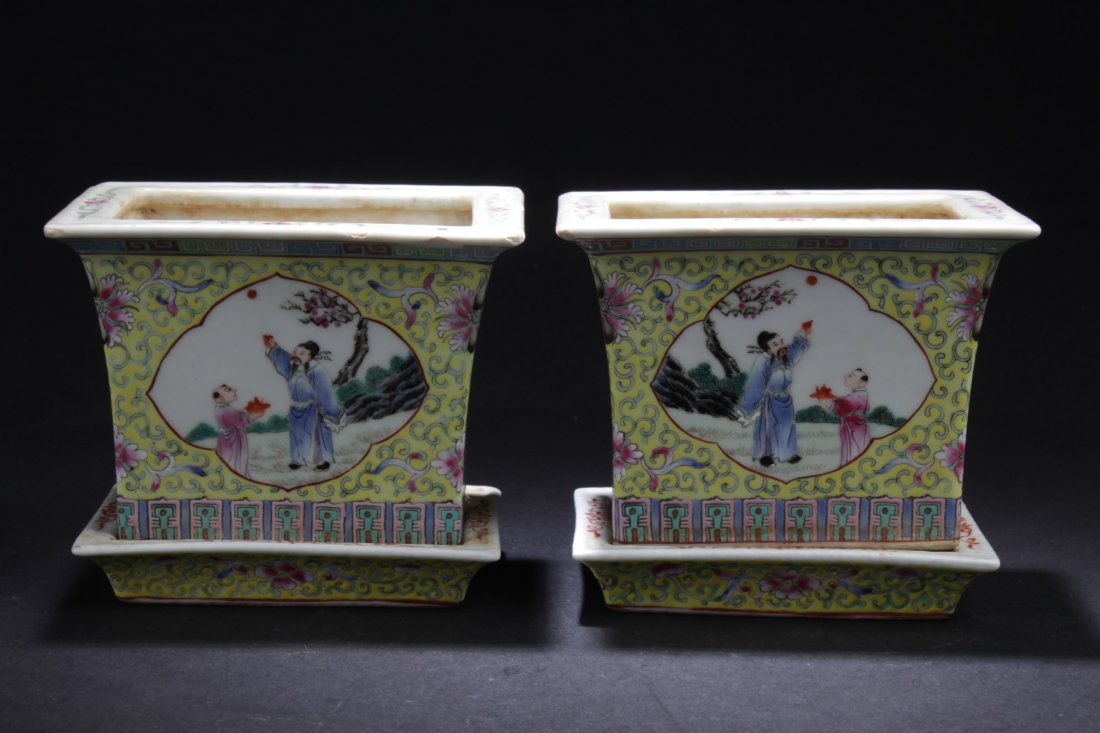 A Pair of Chinese Famille Jaune Porcelain Flowerpot (1 of 10)
