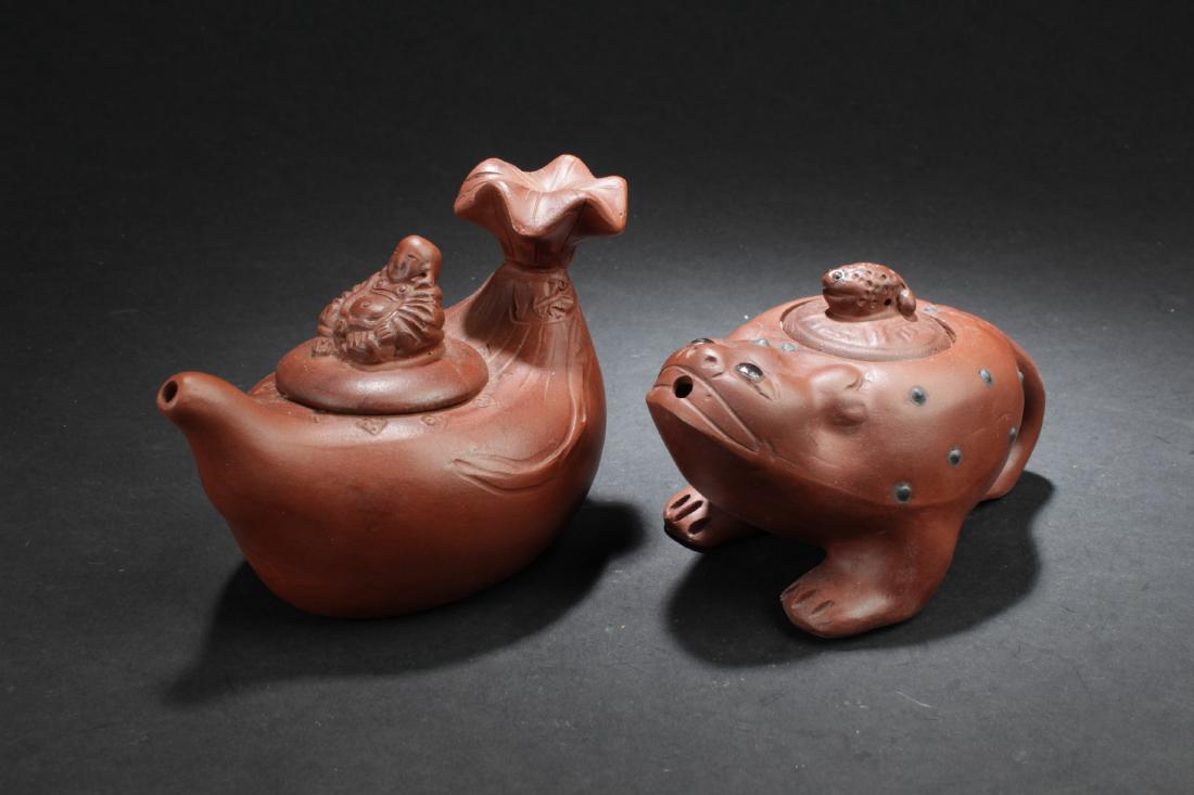 Two Chinese Zisha Teapots (1 of 7)