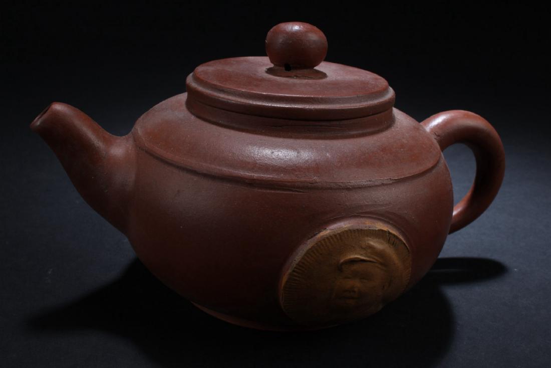 An Estate Chinese Tea Pot Display (1 of 5)
