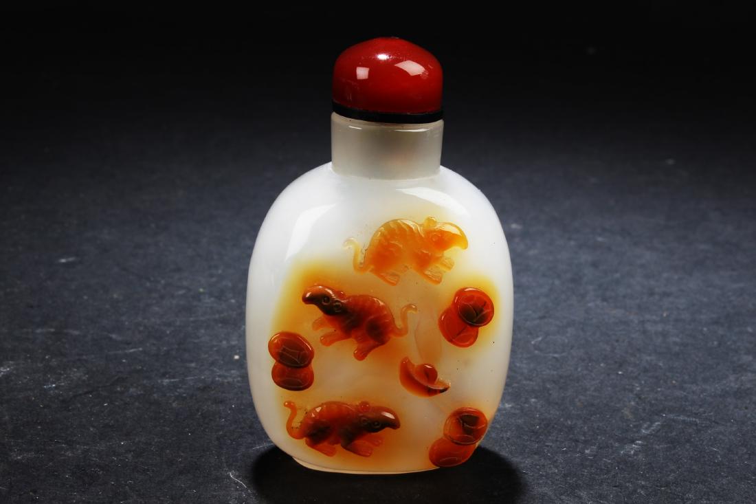 Chinese Agate Snuff Bottle (1 of 6)