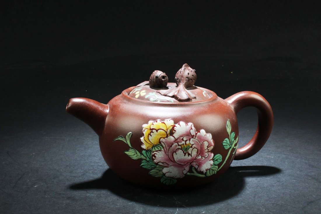 Chinese Zisha Teapot: Chinese Zisha Teapot. Length: 7"