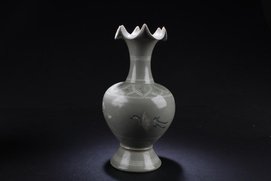 A Korean Porcelain Vase (1 of 4)