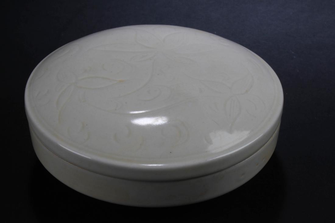 Chinese Porcelain Round Container (1 of 3)