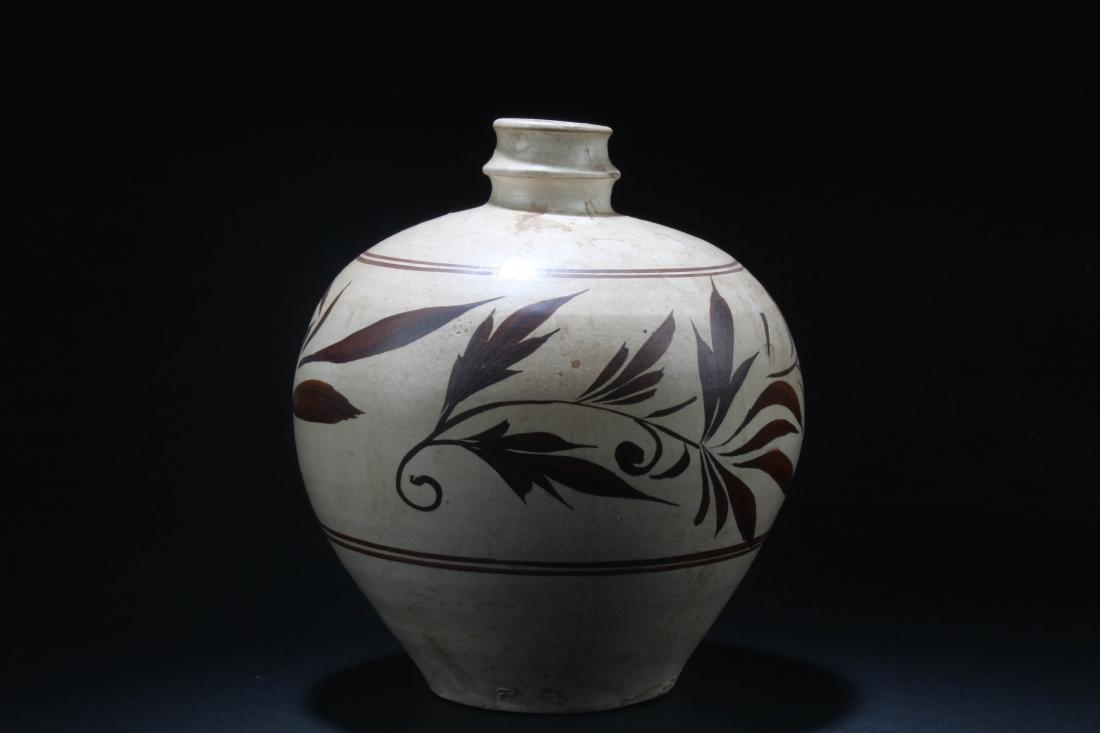 Chinese Pottery Jar (1 of 5)