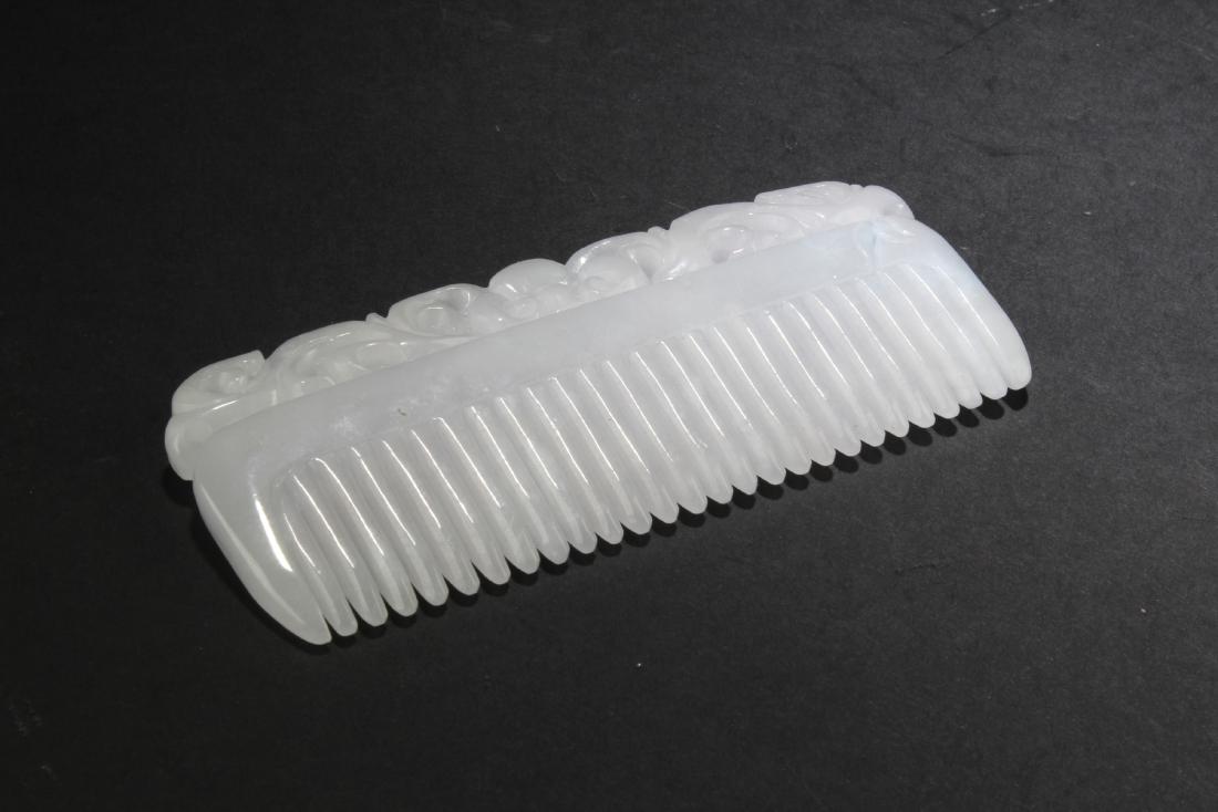 A Chinese White Jade Comb (1 of 2)