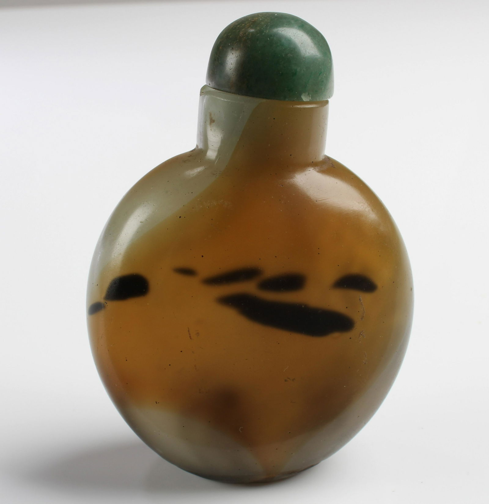 Chinese Agate Snuff Bottle (1 of 2)