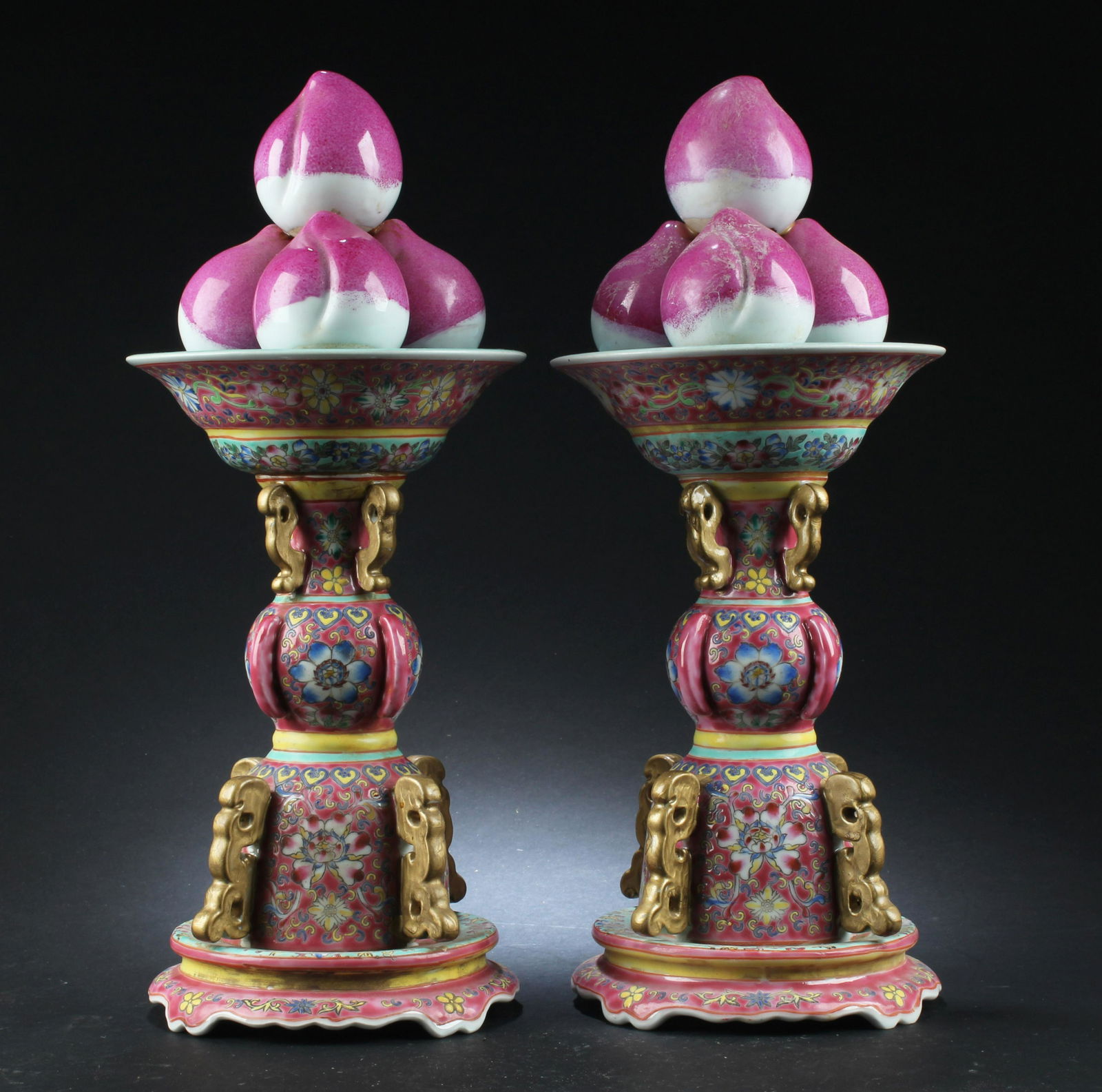 A Pair of Chinese Porcelain Ornament (1 of 2)