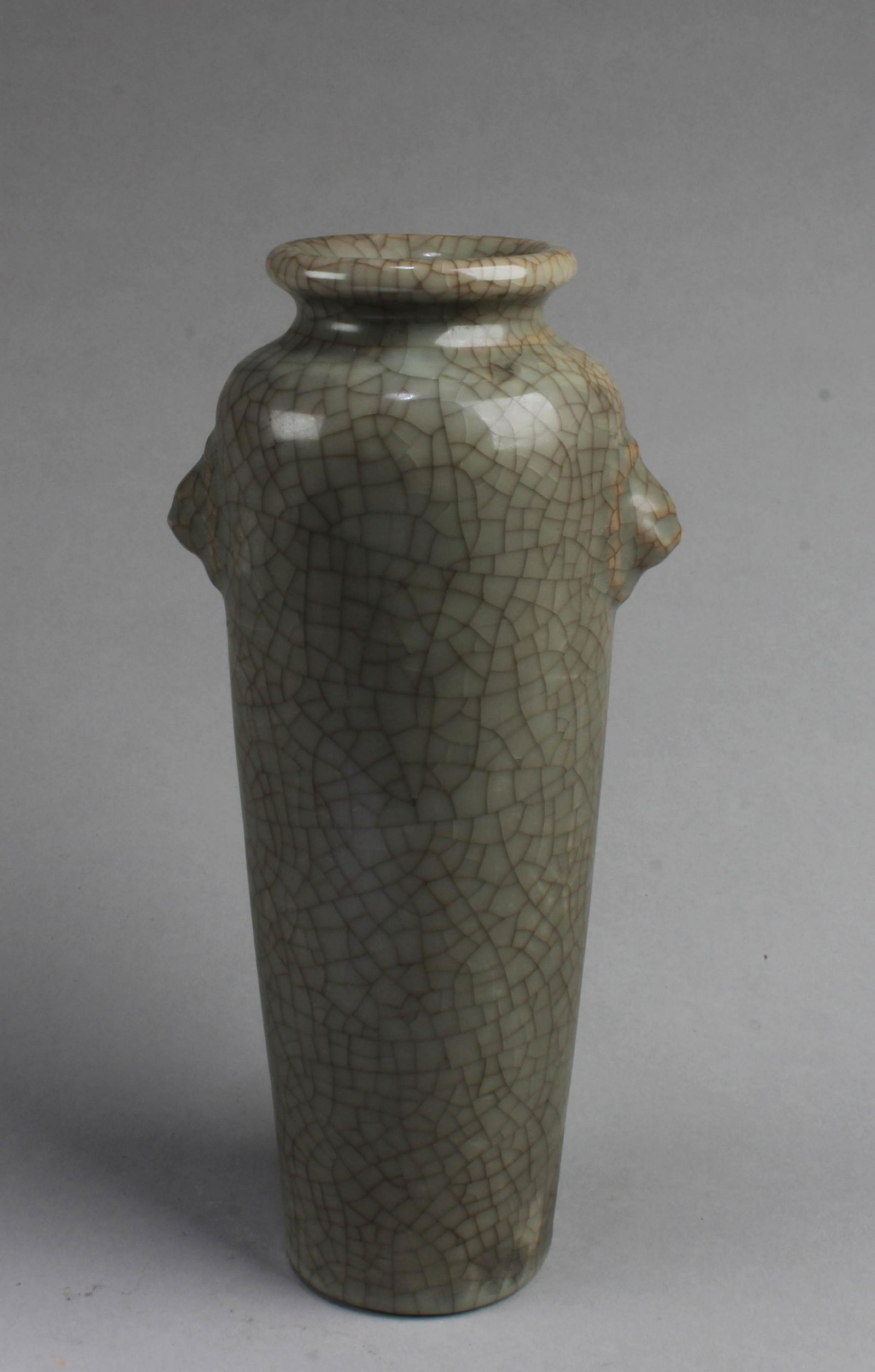 Chinese Geyao Vase (1 of 3)