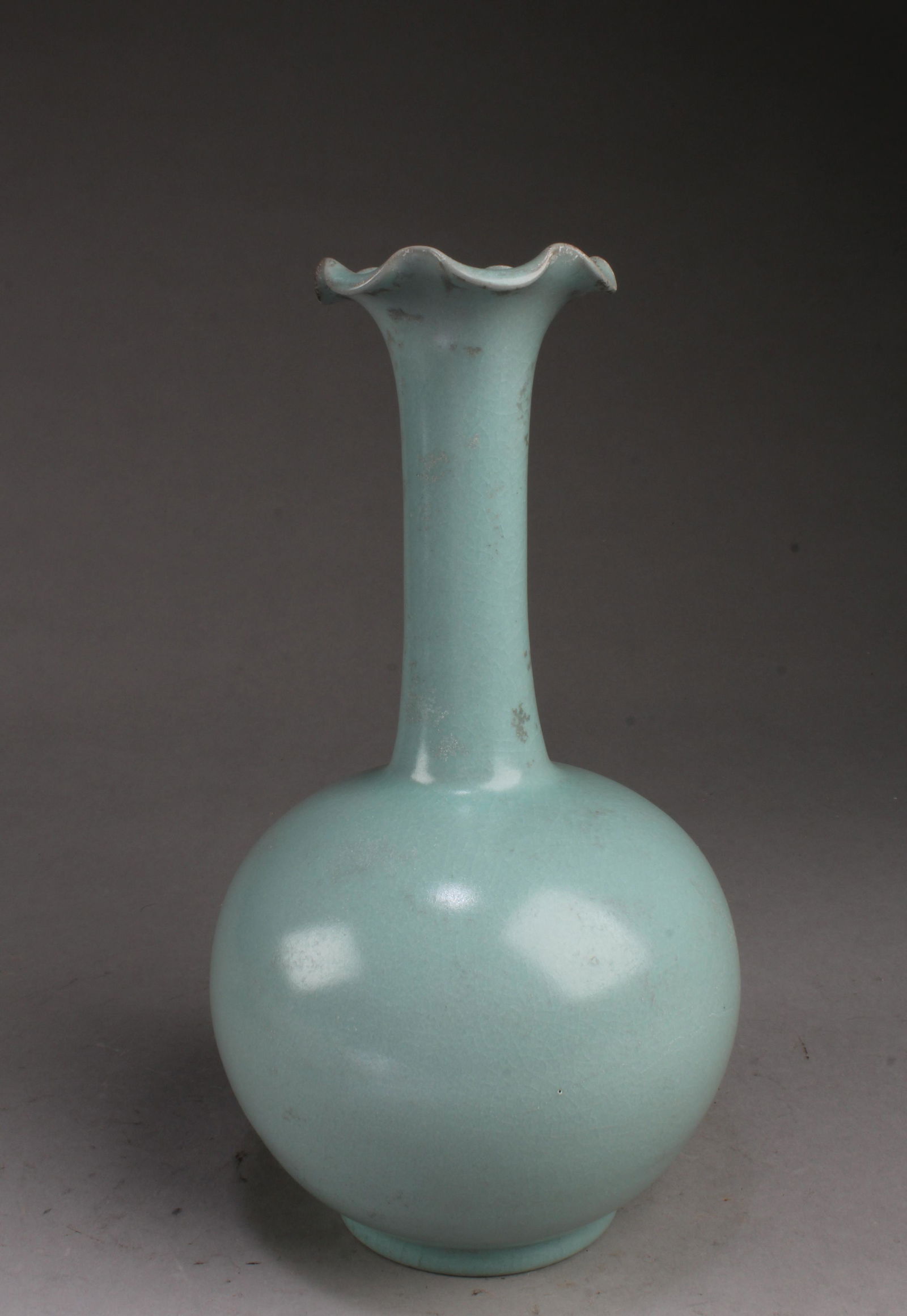 Chinese Ruyao Vase (1 of 4)