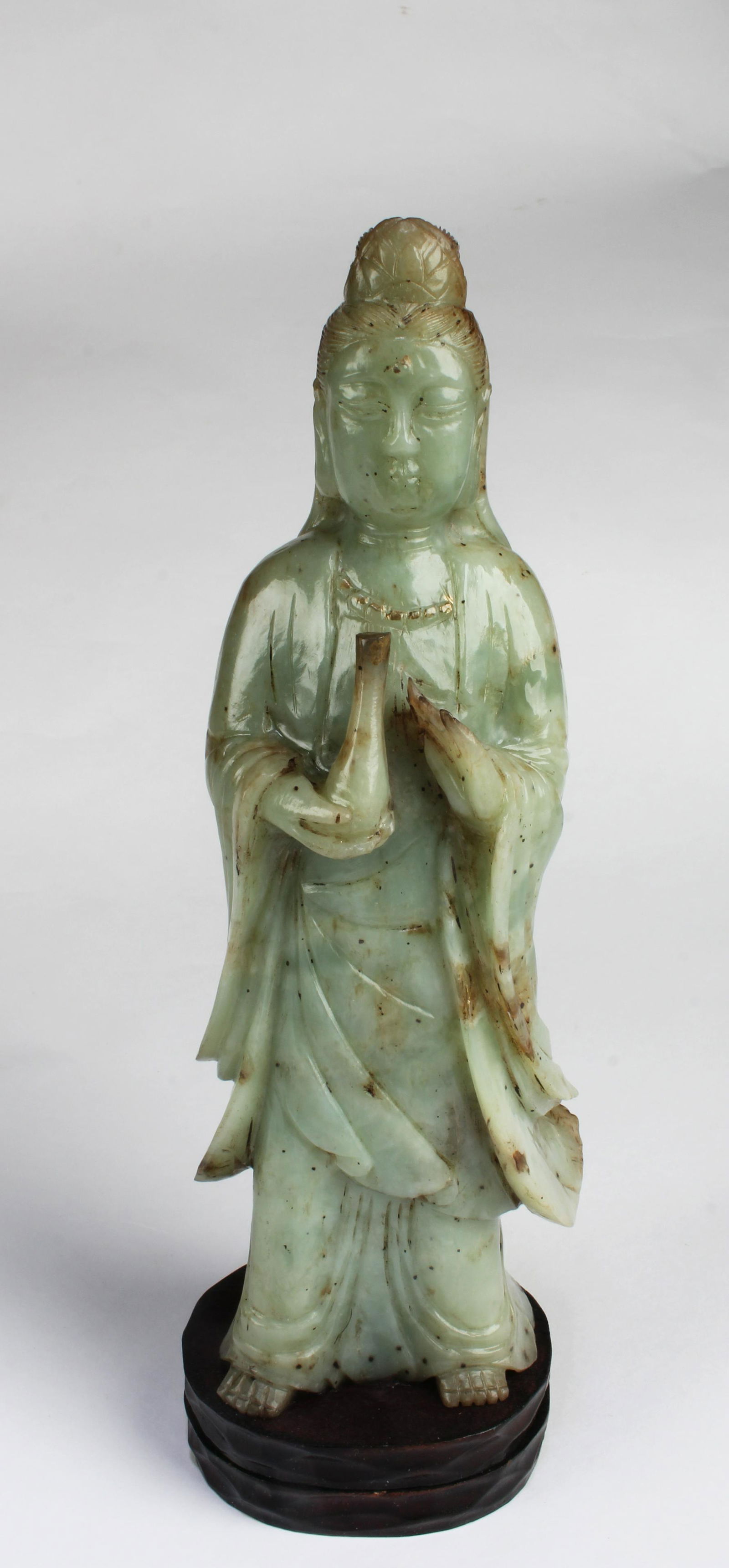 A Carved Jade Guanyin Statue (1 of 6)