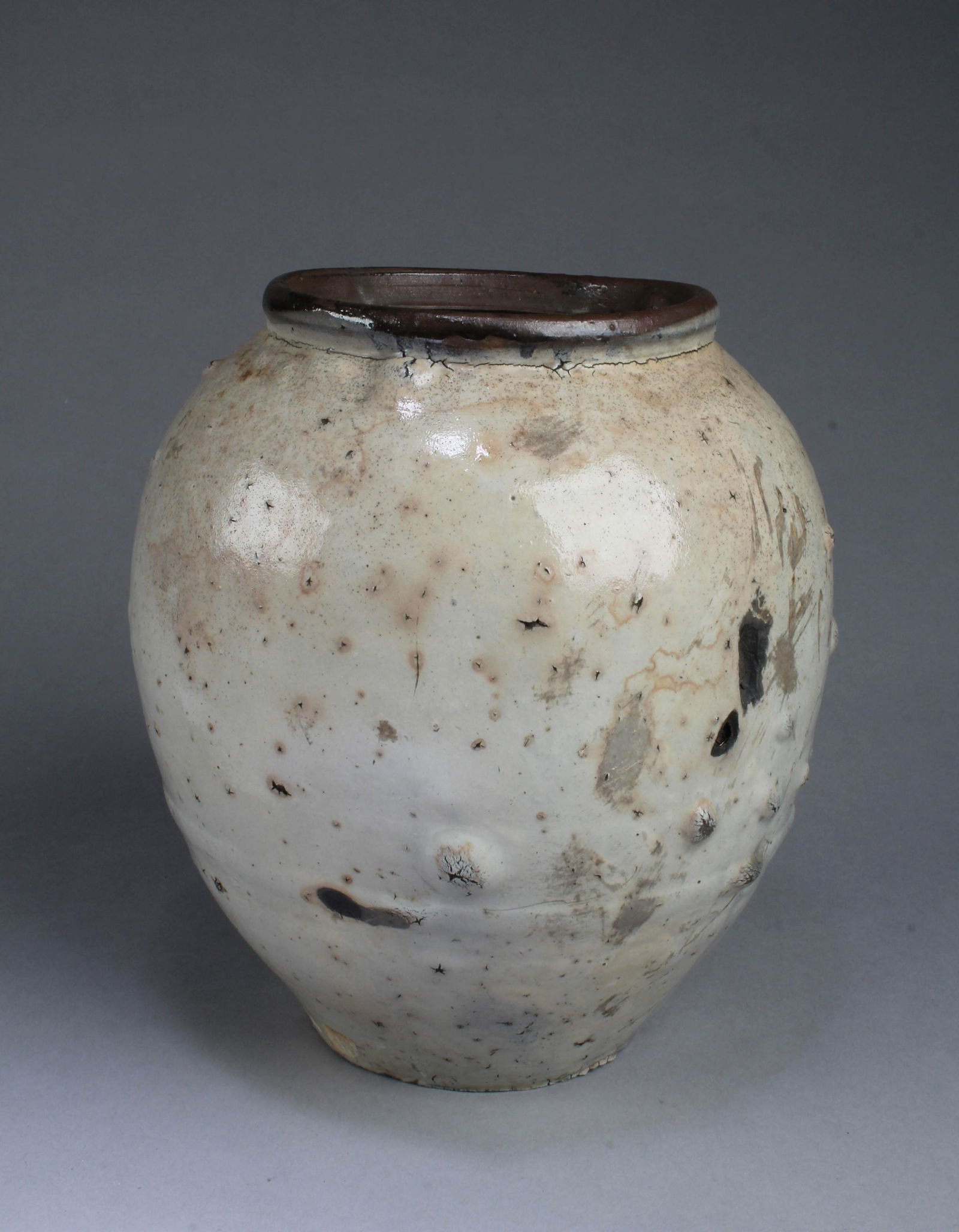 A Korean Pottery Jar (1 of 7)