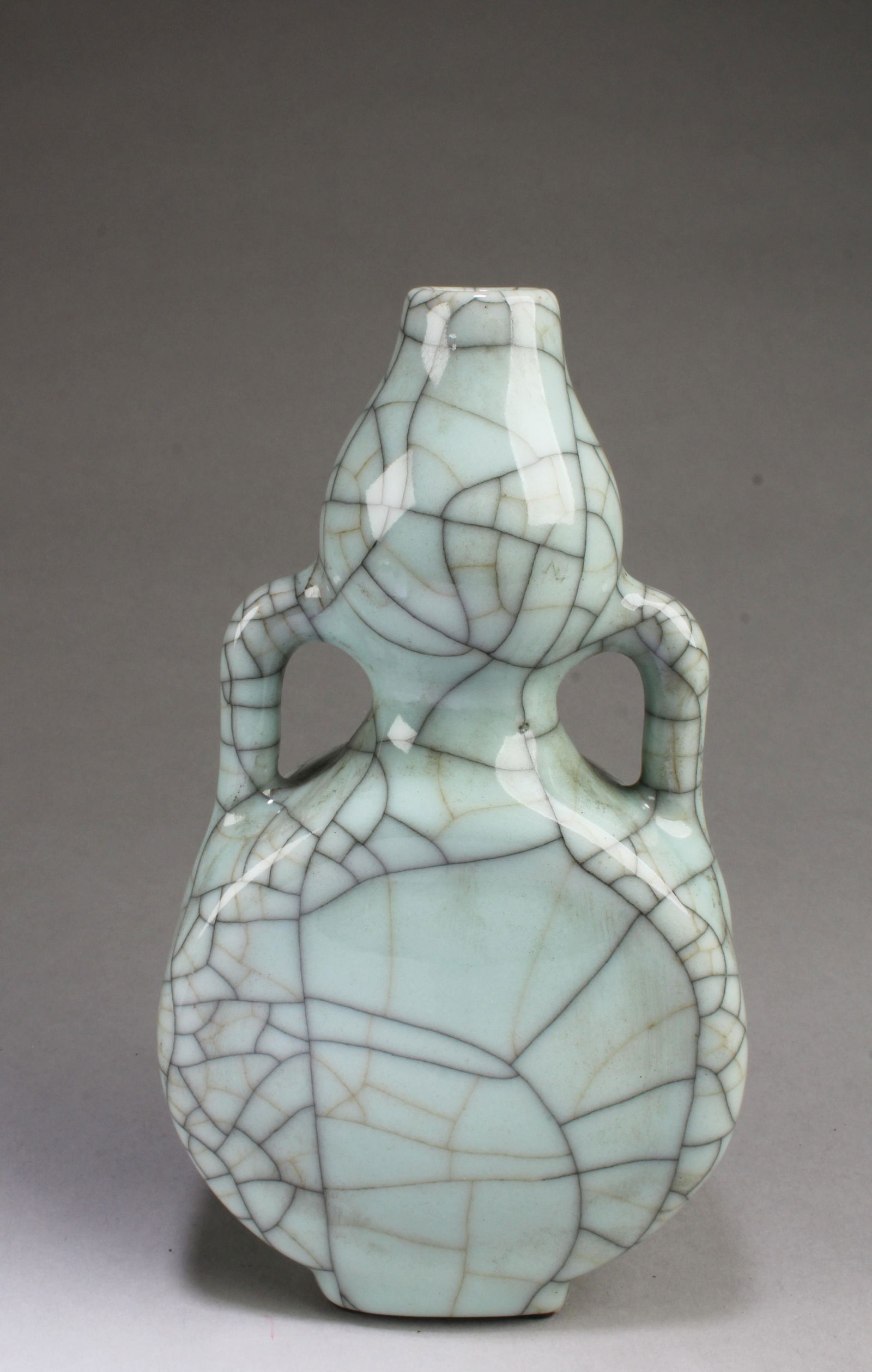 Chinese Geyao Vase (1 of 5)