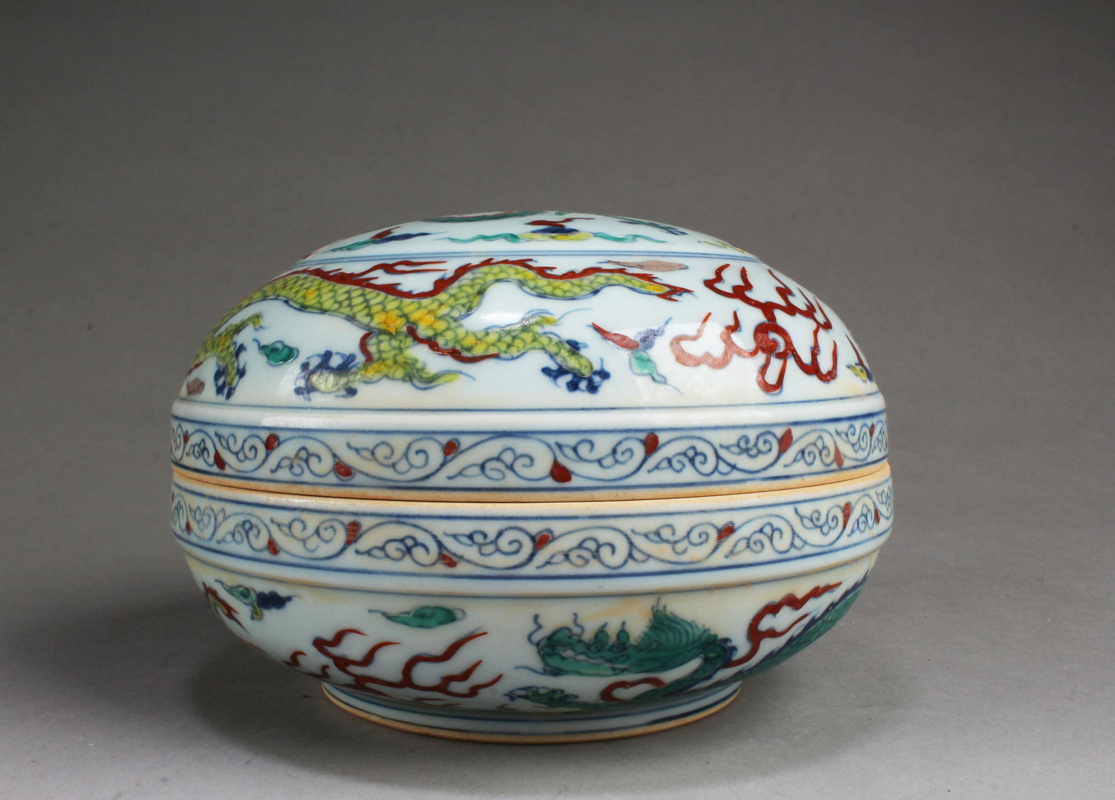Chinese Porcelain Container (1 of 7)
