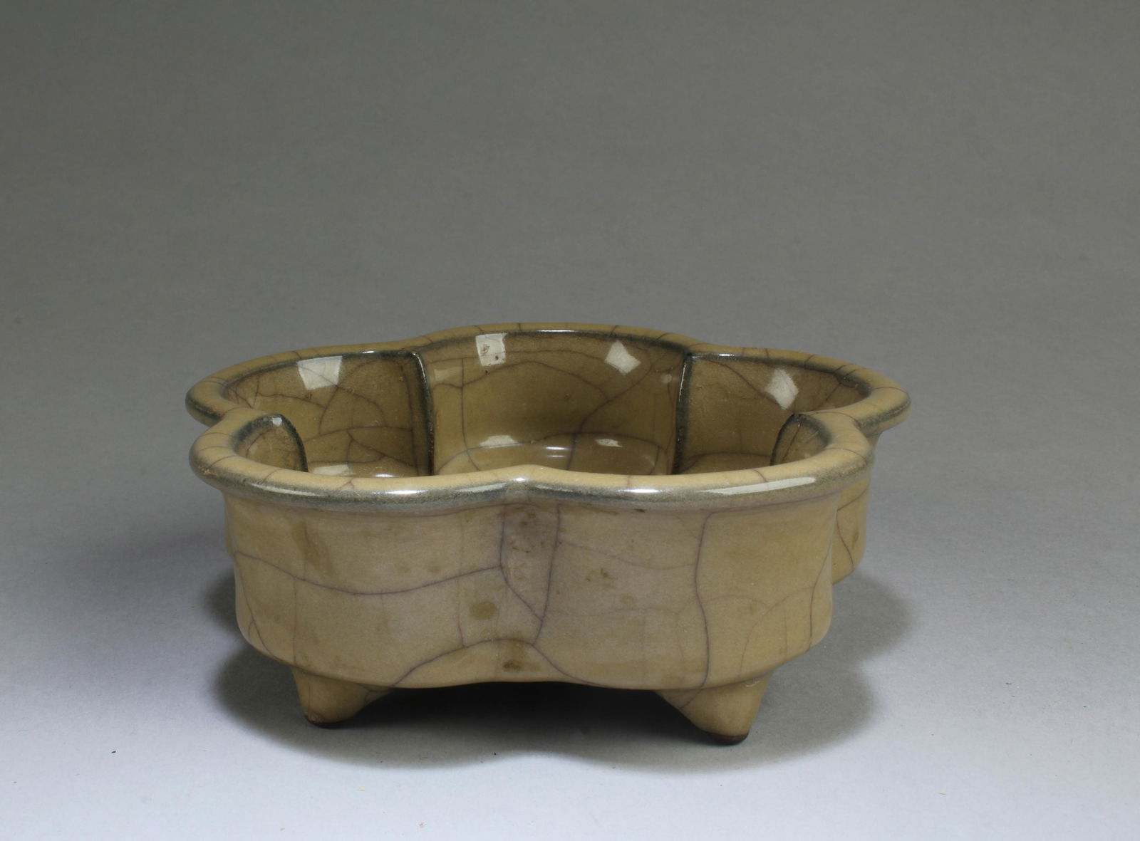 Chinese Geyao 'Flower-petal' Shaped Ink Washer (1 of 4)