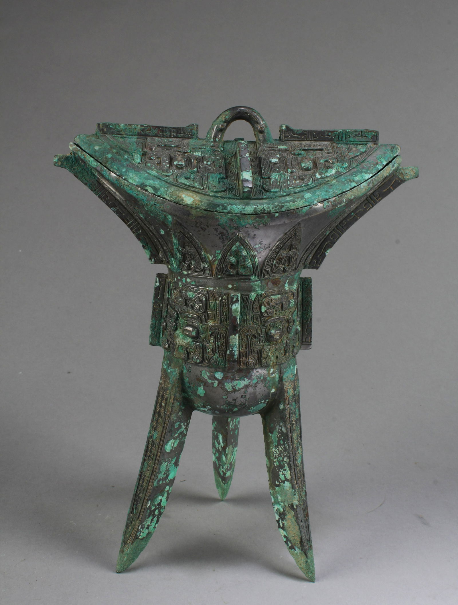 Chinese Bronze Tripod Vessel (1 of 8)