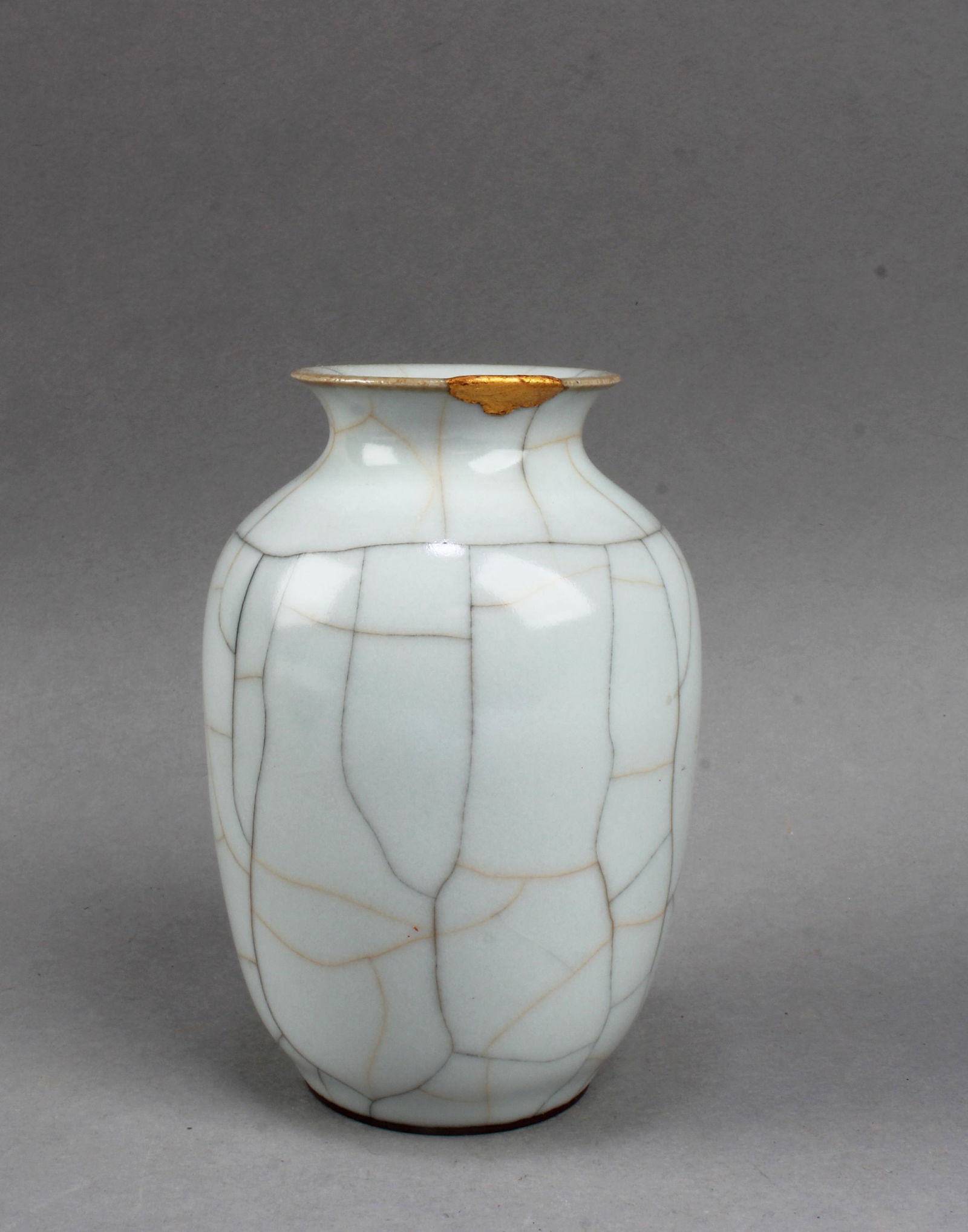 Chinese Geyao Vase (1 of 5)
