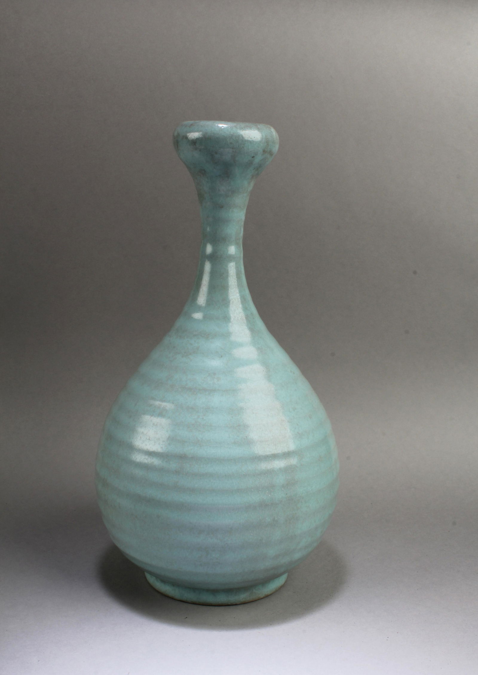 Chinese Ruyao Vase (1 of 4)