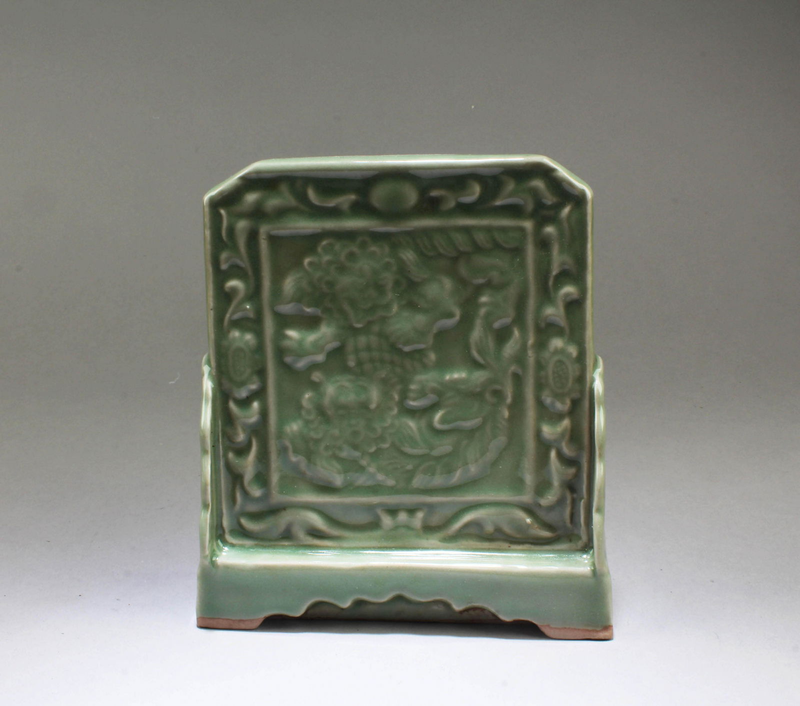 Chinese Porcelain Table-Screen (1 of 5)