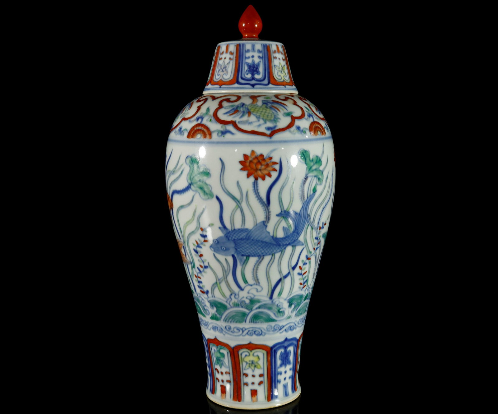 A Fine Doucai 'Seaweed' Meiping: A Fine Doucai 'Seaweed' Meiping Chinese Ming Dynasty Mark of Chenghua Six-character and of the Period(1465-1487) Size:5.3inx12.8in