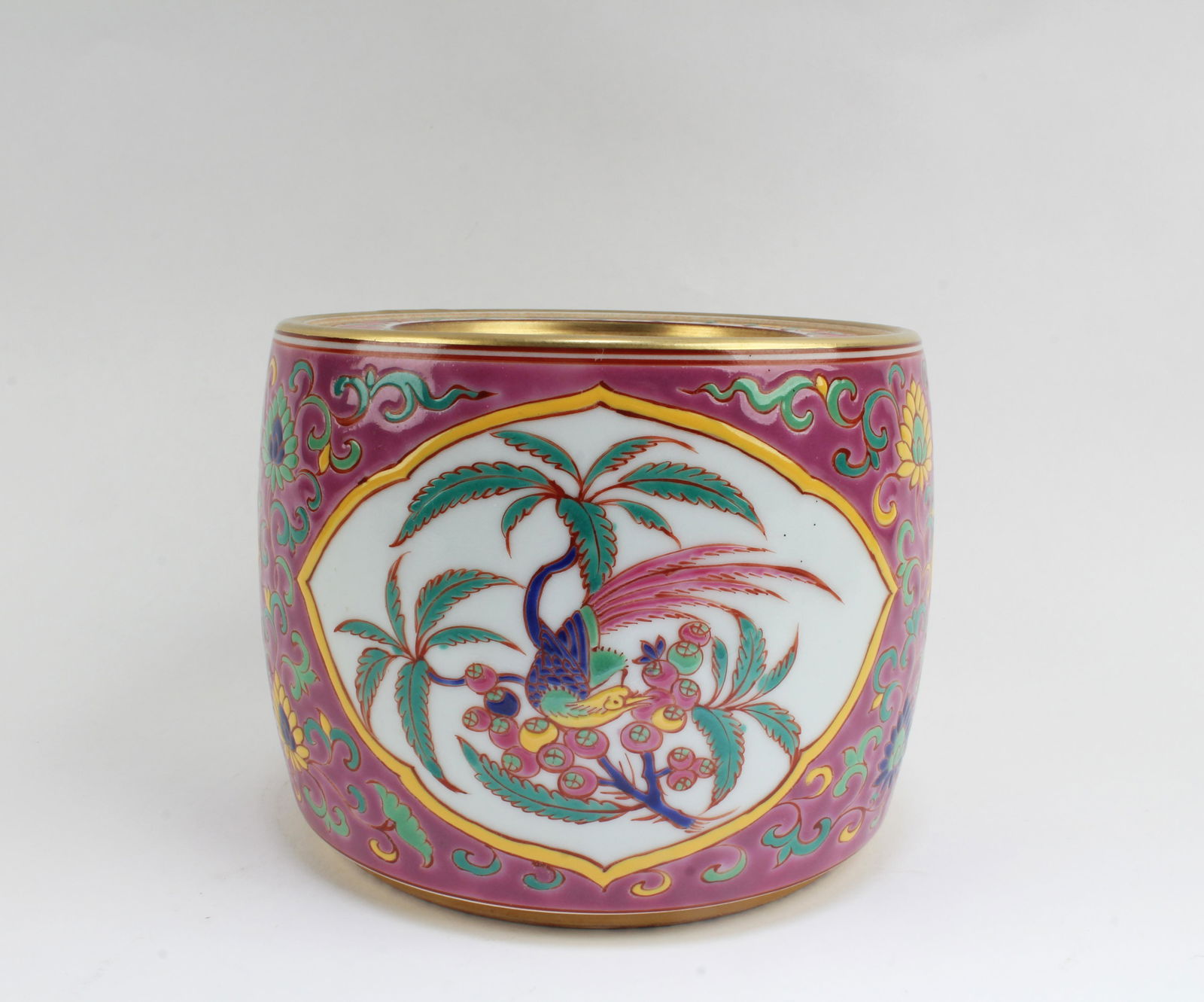Chinese Porcelain Cricket Container (1 of 7)