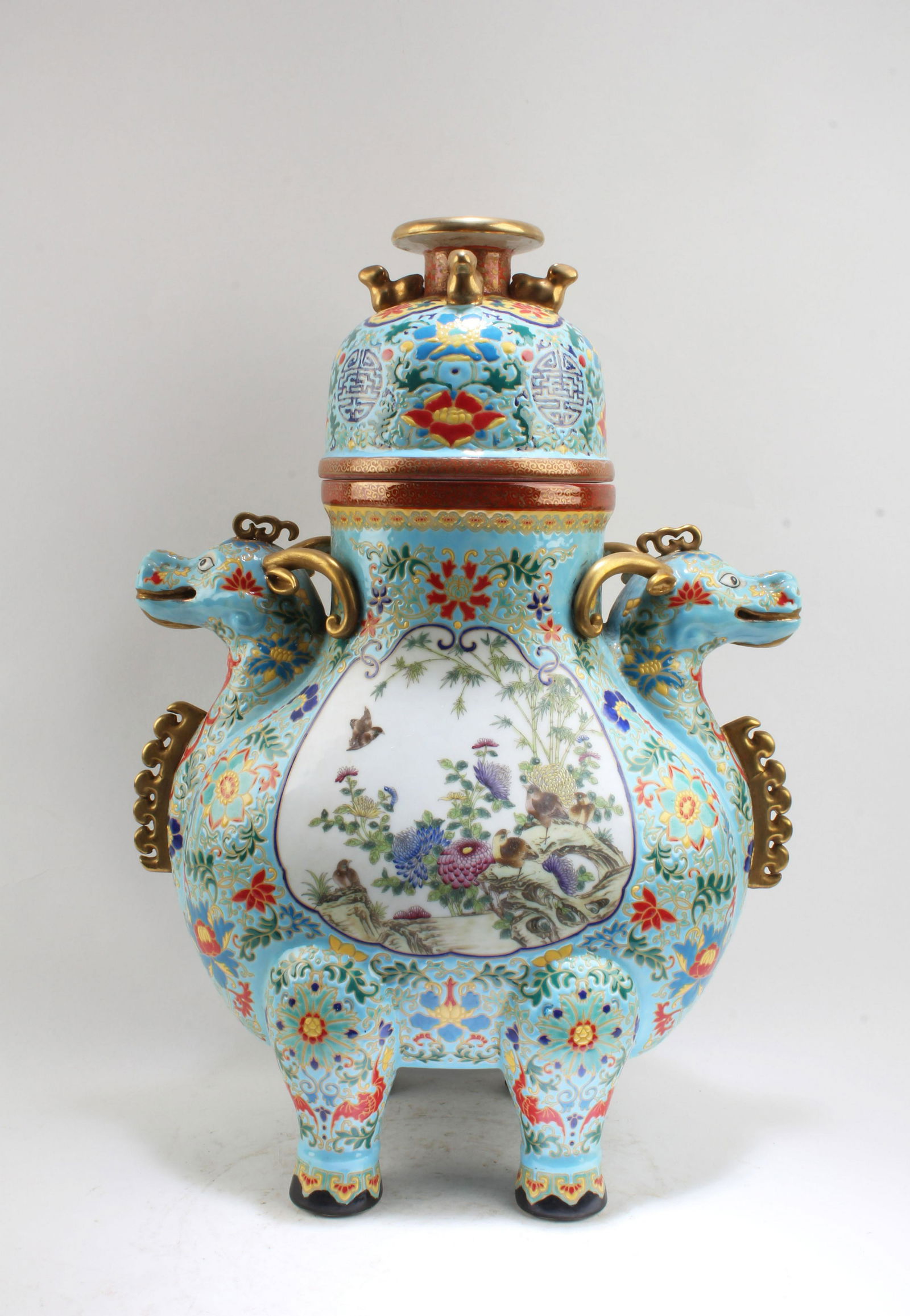 Chinese Porcelain Container (1 of 11)