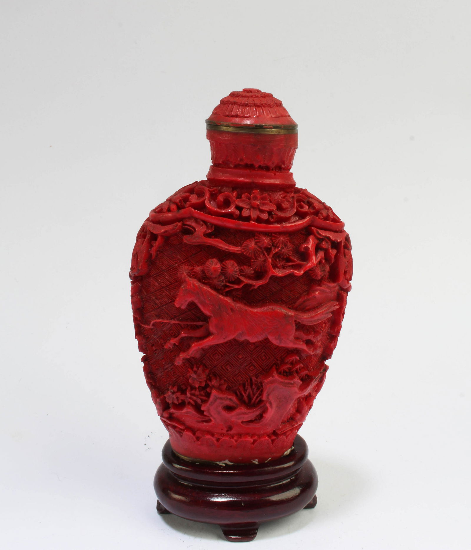 Chinese Lacquer Snuff Bottle (1 of 4)