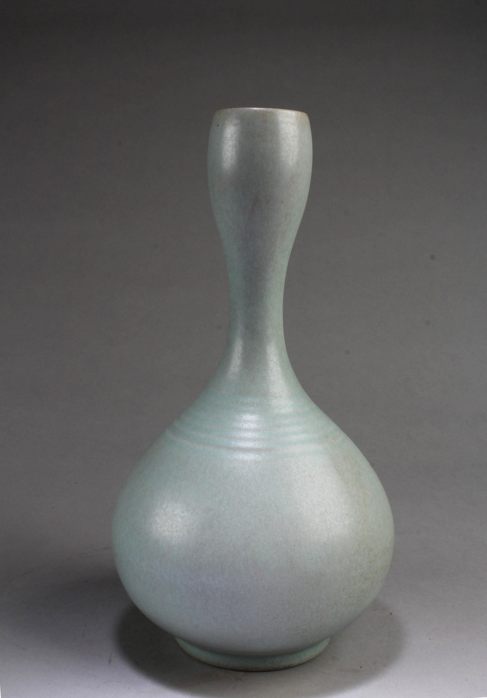 Chinese Ruyao Vase (1 of 5)