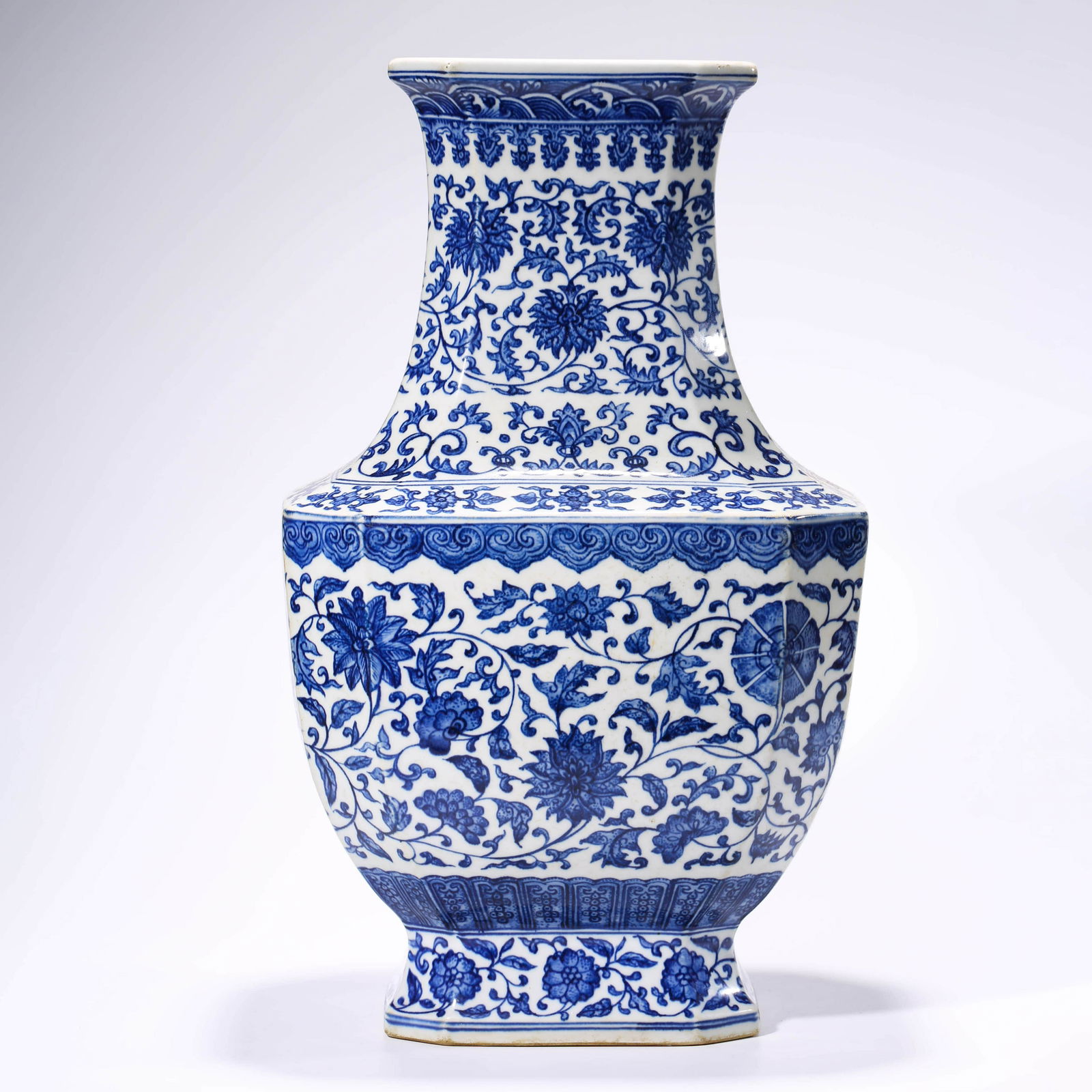 A blue and white interlocking flowers hexagonal vase (1 of 9)