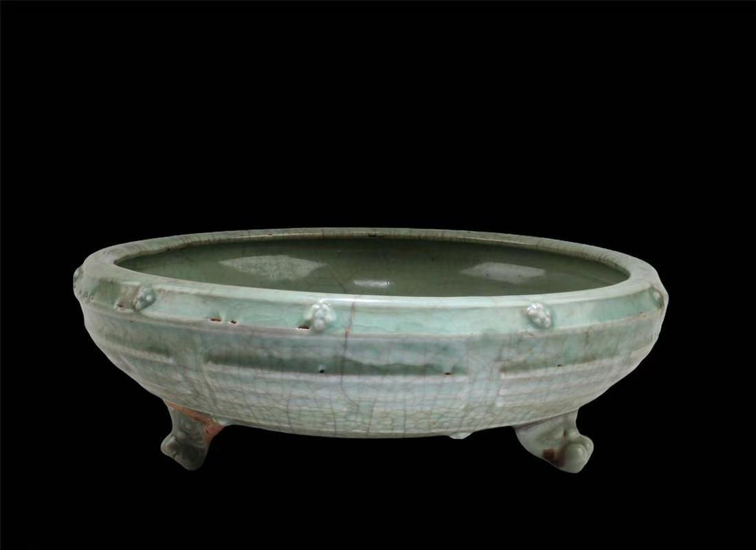 17/18th C Longquan Tripod Ink Washer (1 of 9)