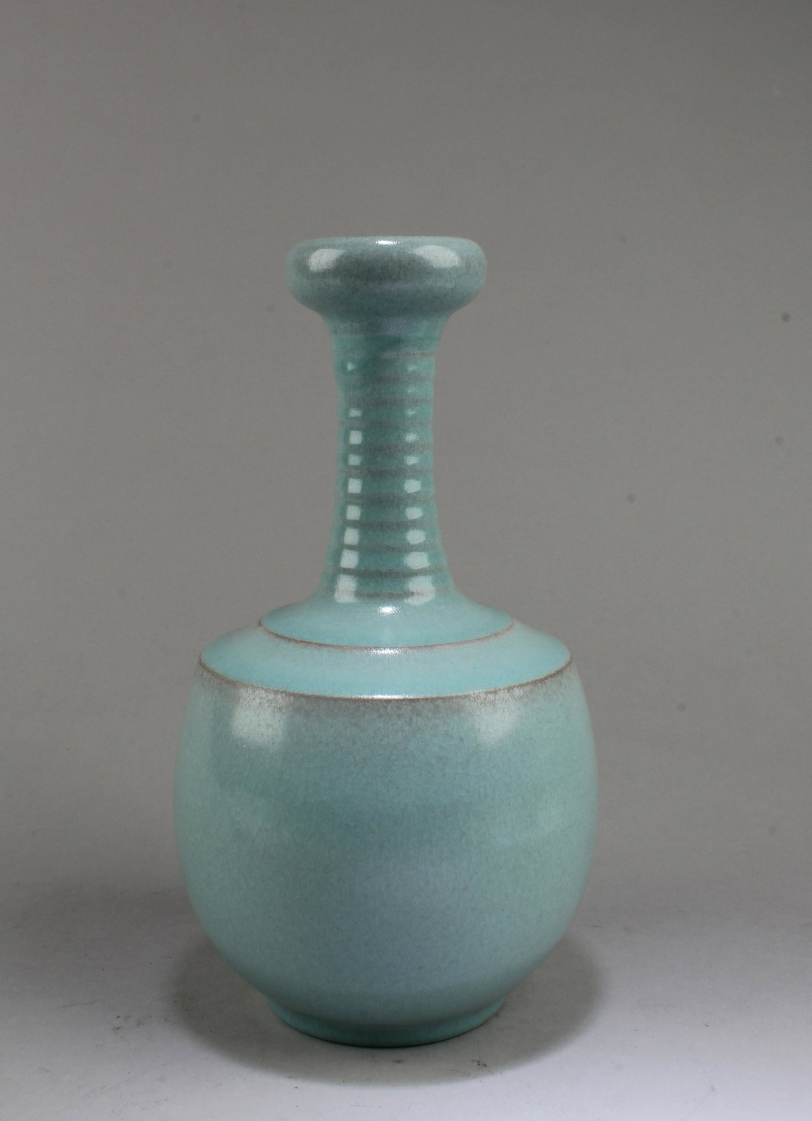 Chinese Ruyao Vase (1 of 4)