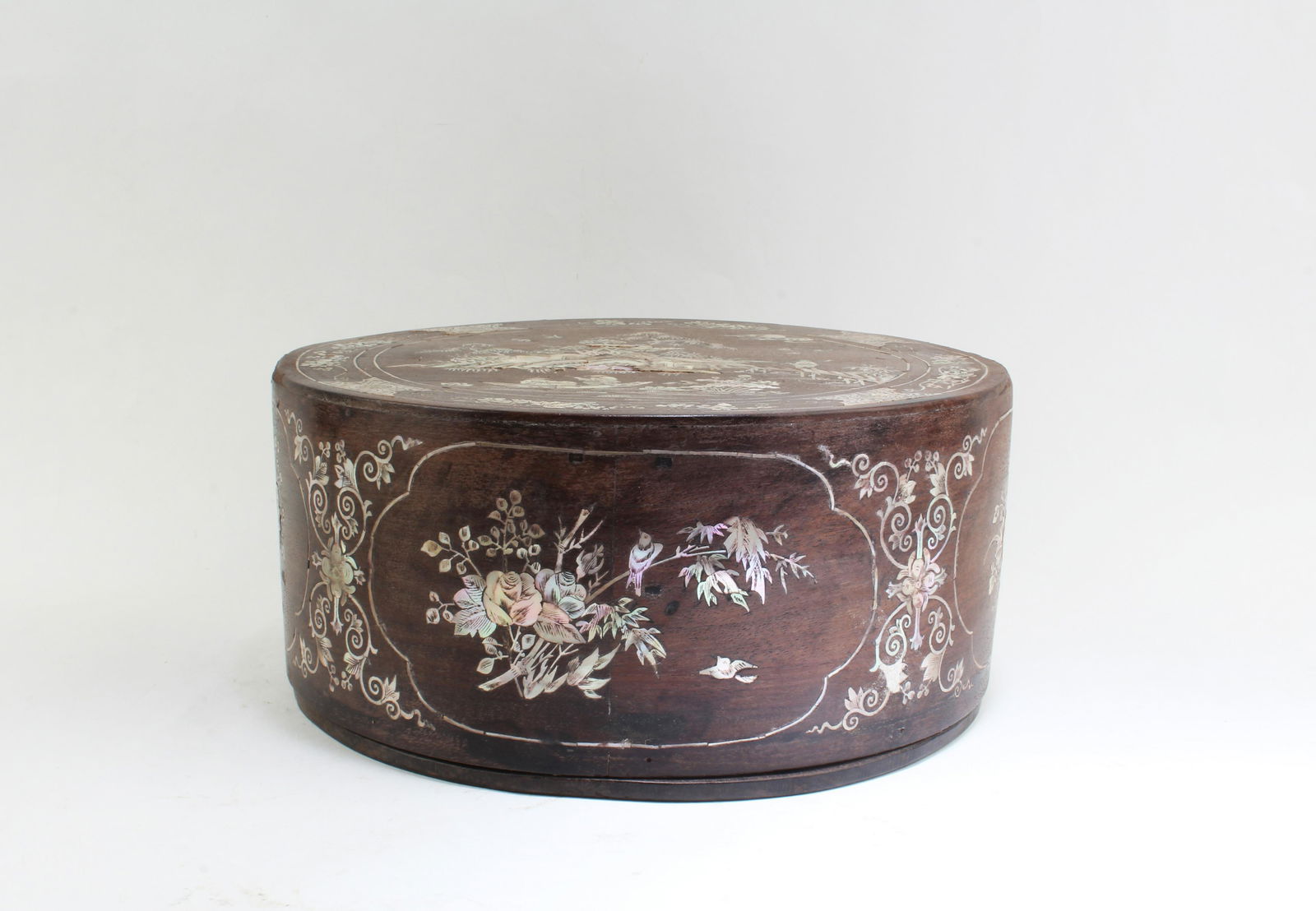 A Carved Wooden Round Box (1 of 8)