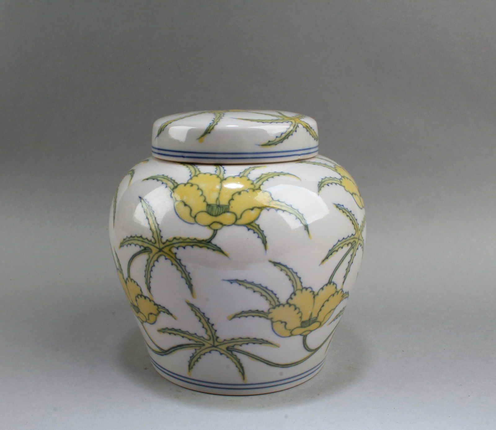 Chinese Porcelain Container (1 of 6)