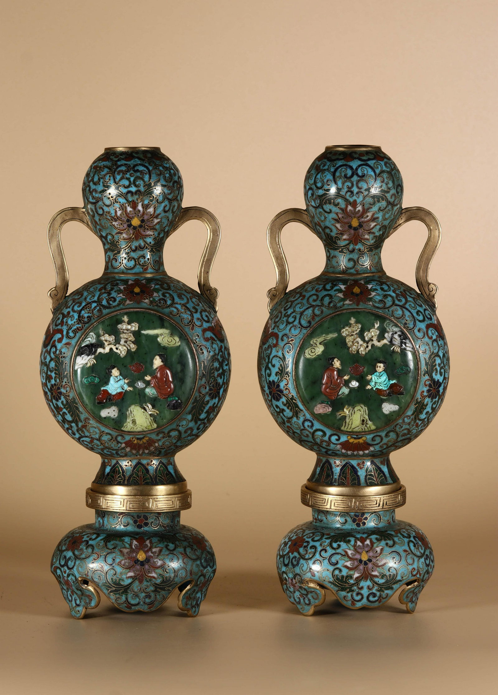 Pair of Inlaid Cloisonne Enamel Moon Flasks: Pair of Inlaid Cloisonne Enamel Moon Flasks, Length: 10cmï¼›Width: 9cmï¼›Height: 24.5cm
