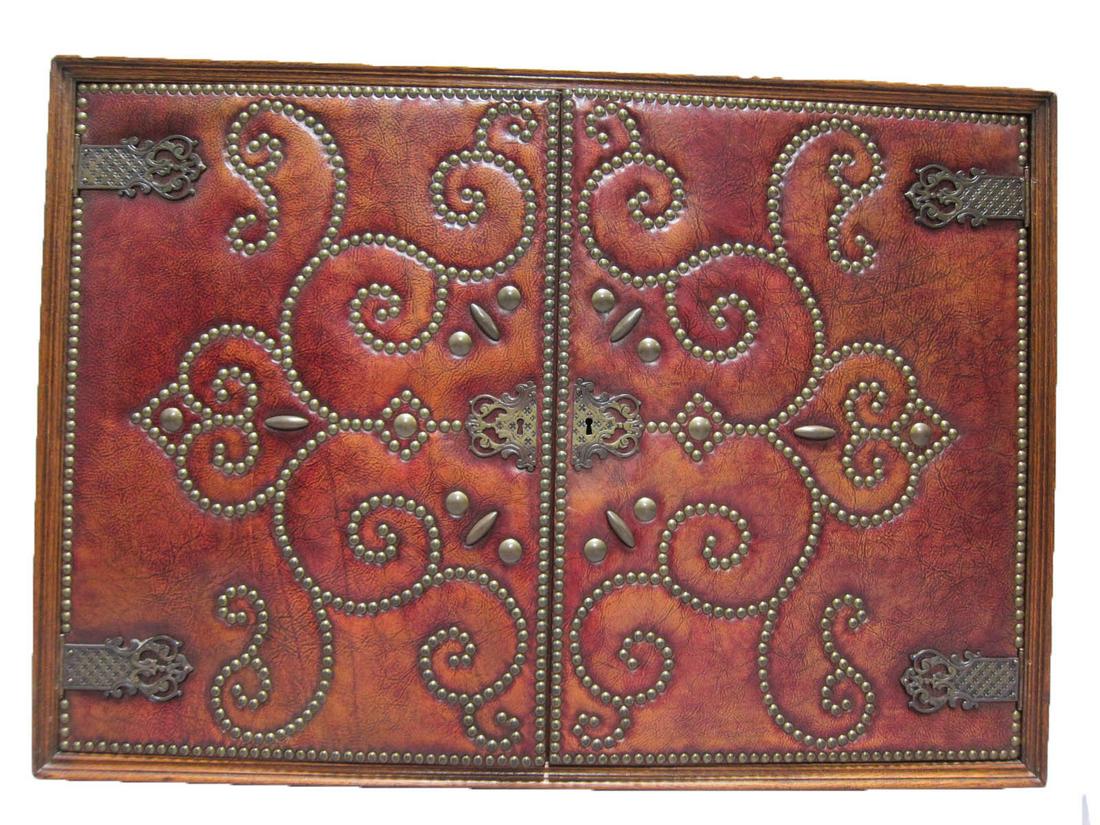 Vintage Table Cabinet (1 of 4)