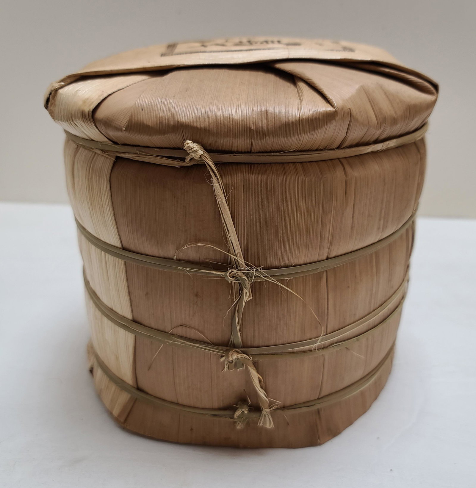 A Pack of Seven Round Tea 'Cookie' (1 of 3)