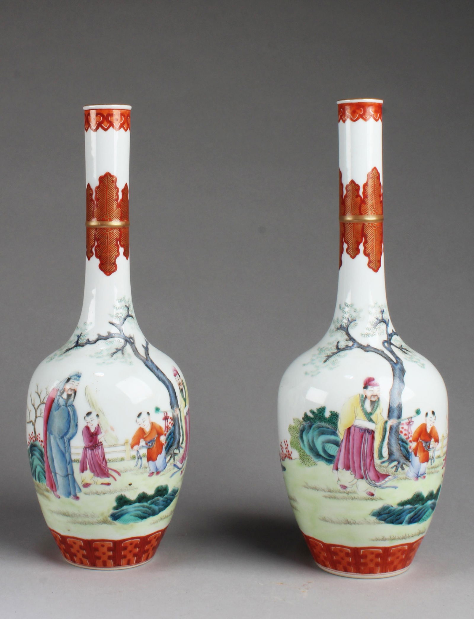 A Pair of Chinese Famille Rose Vases (1 of 5)