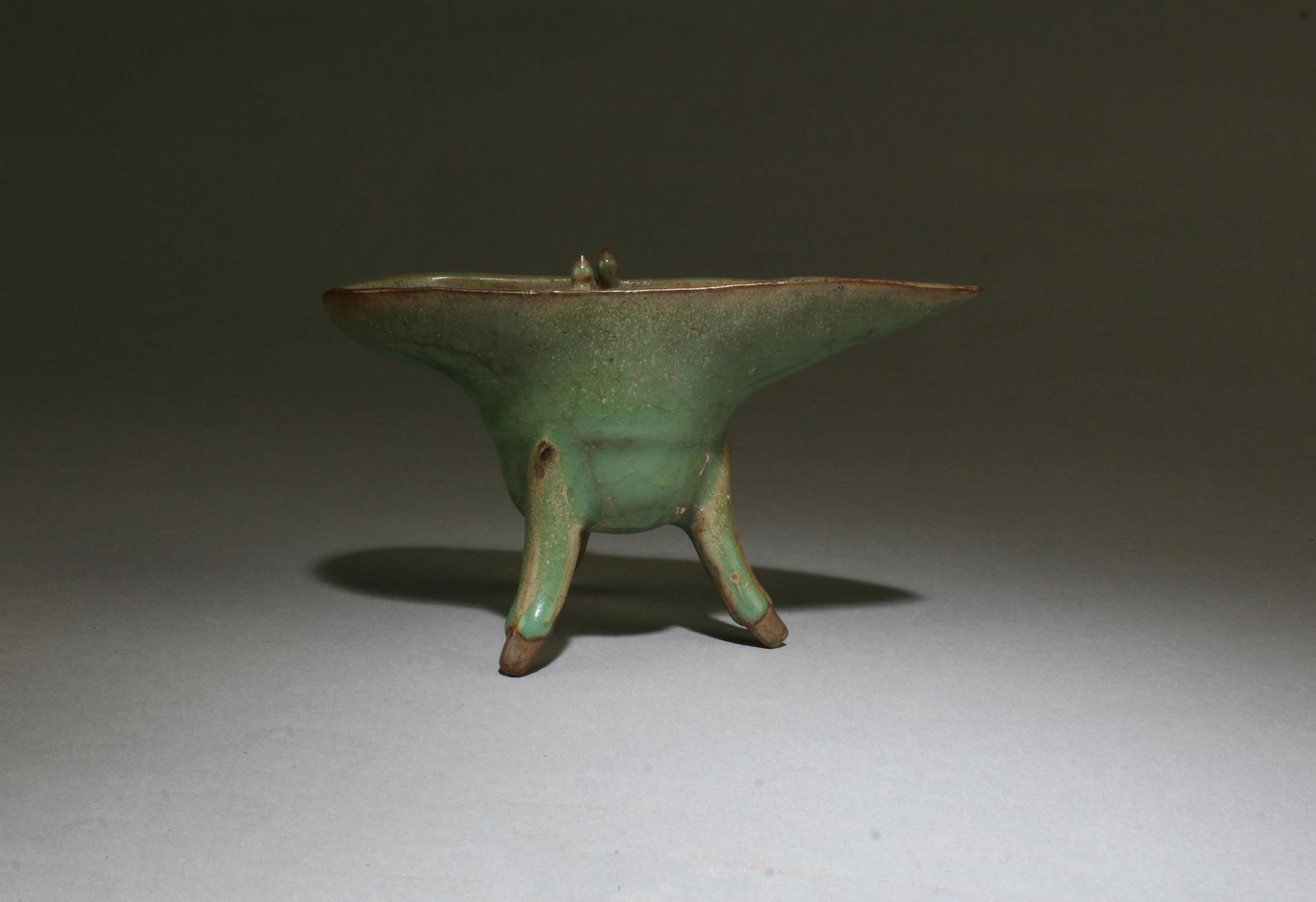 A Glazed Tripod Vessel (1 of 4)