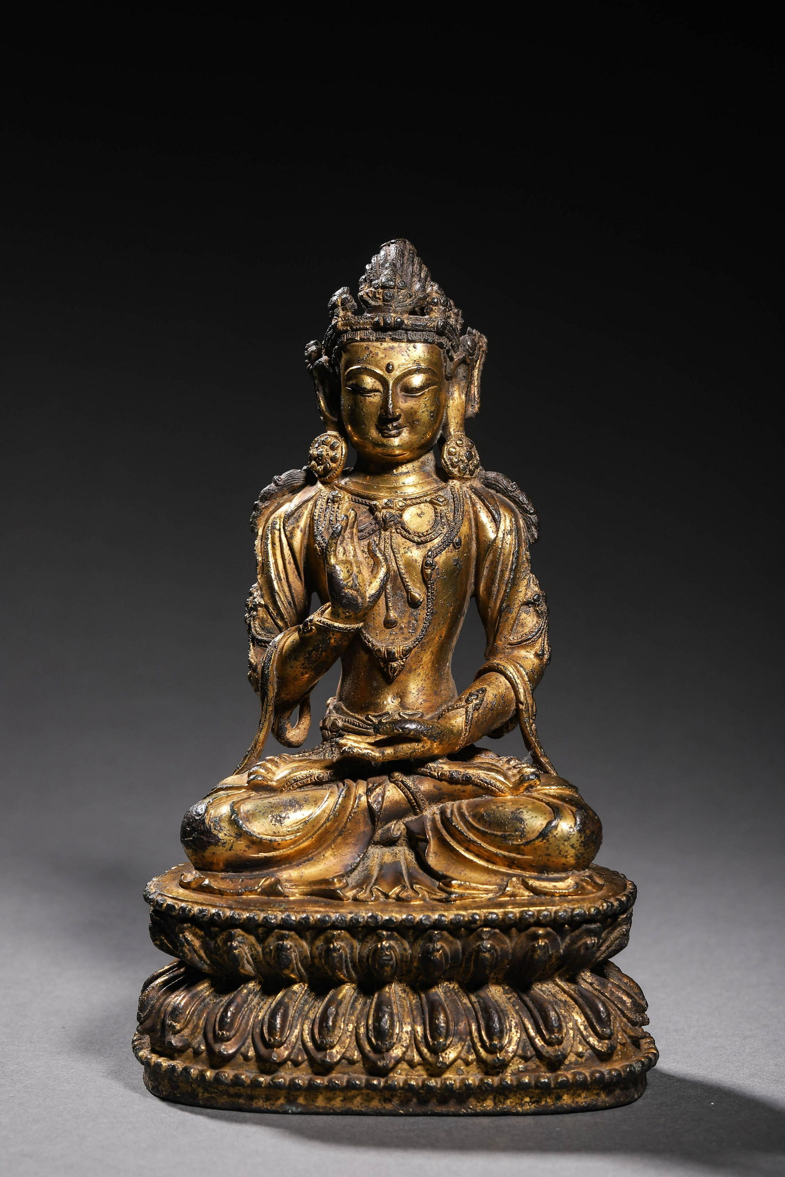 Ming XuanDe: Gilt Bronze Seated Buddha Statue (1 of 15)
