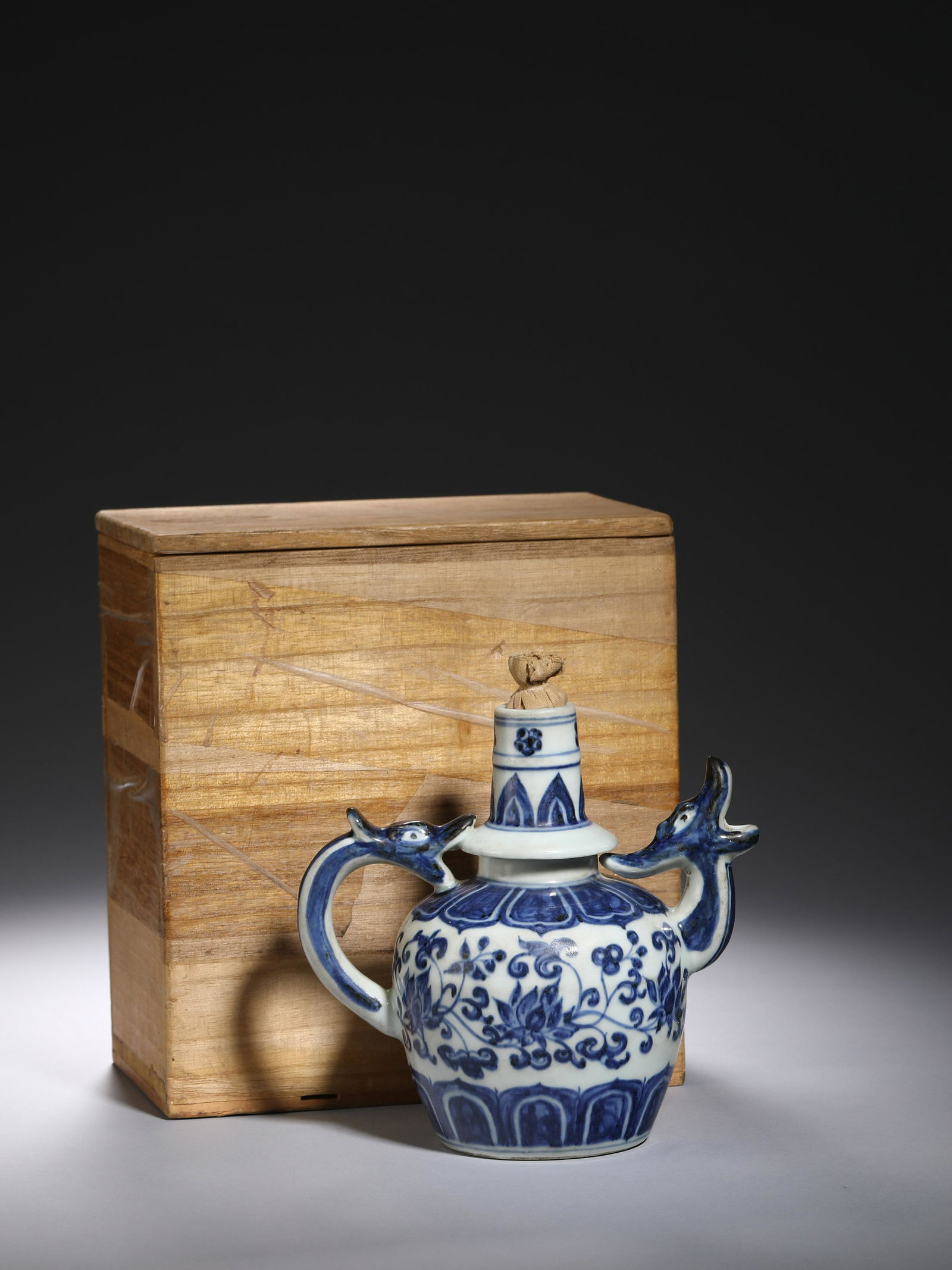 Ming: A Blue & White Pot (1 of 16)