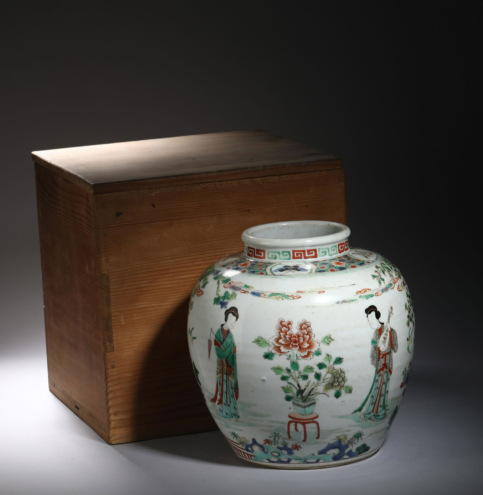 Qing KangXi: A WuCai Porcelain Jar (1 of 18)