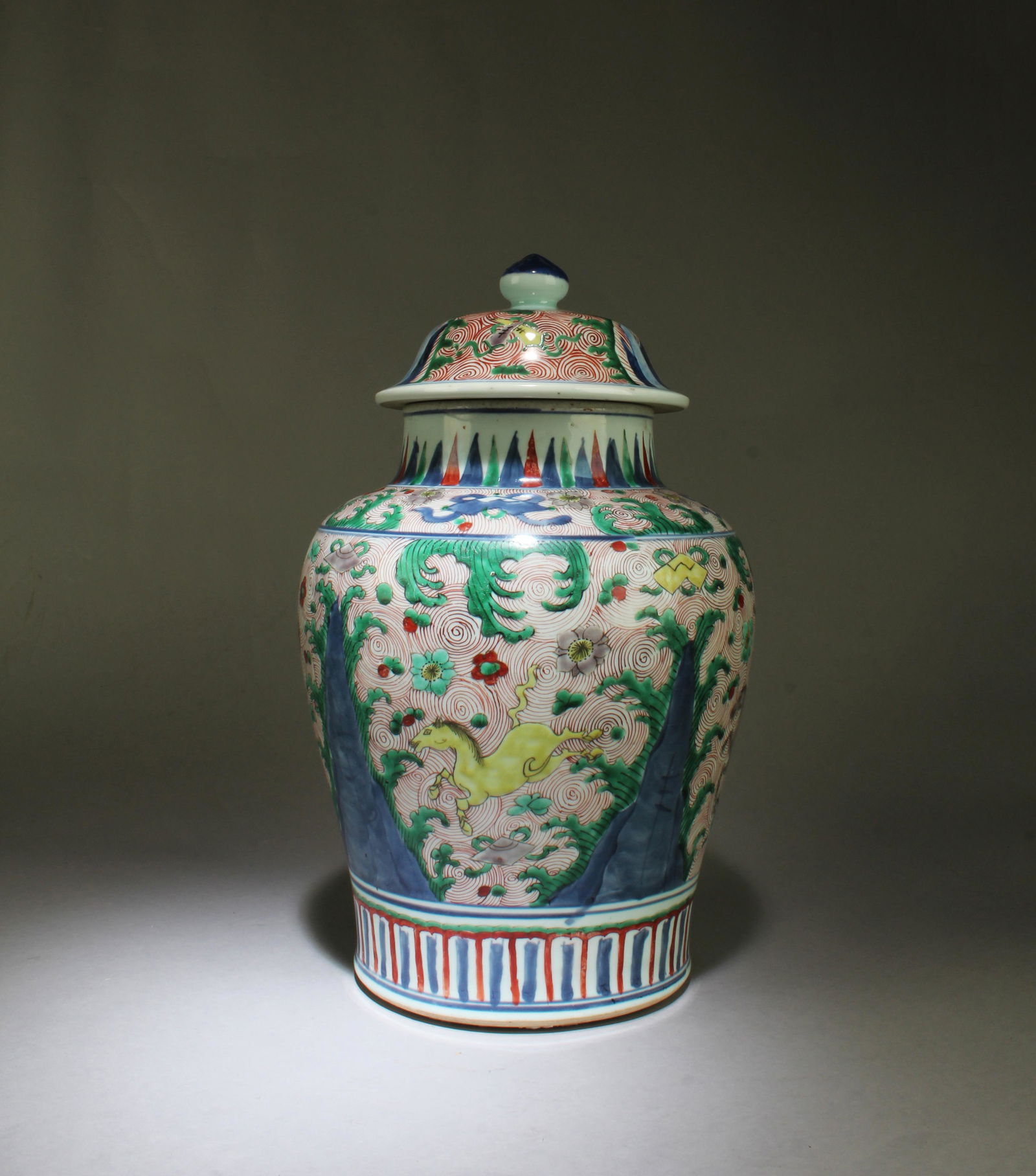 Antique Chinese Polychrome Porcelain Jar (1 of 17)
