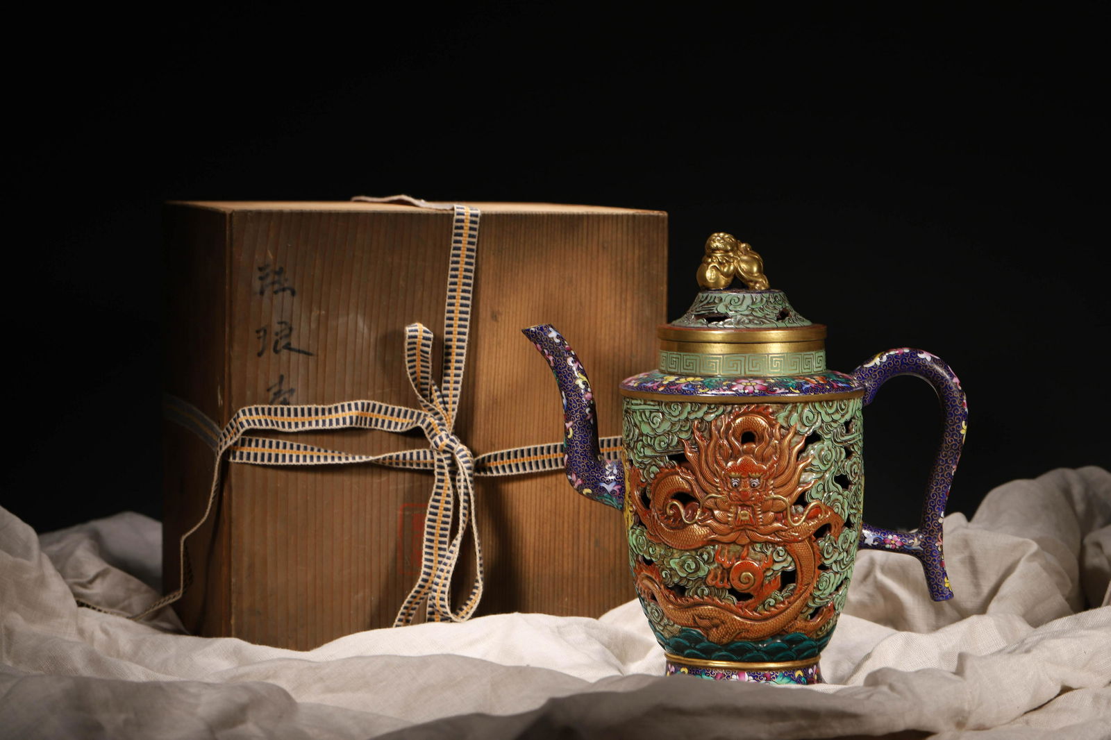 Qing Kangxi:A Zisha Pot (1 of 13)