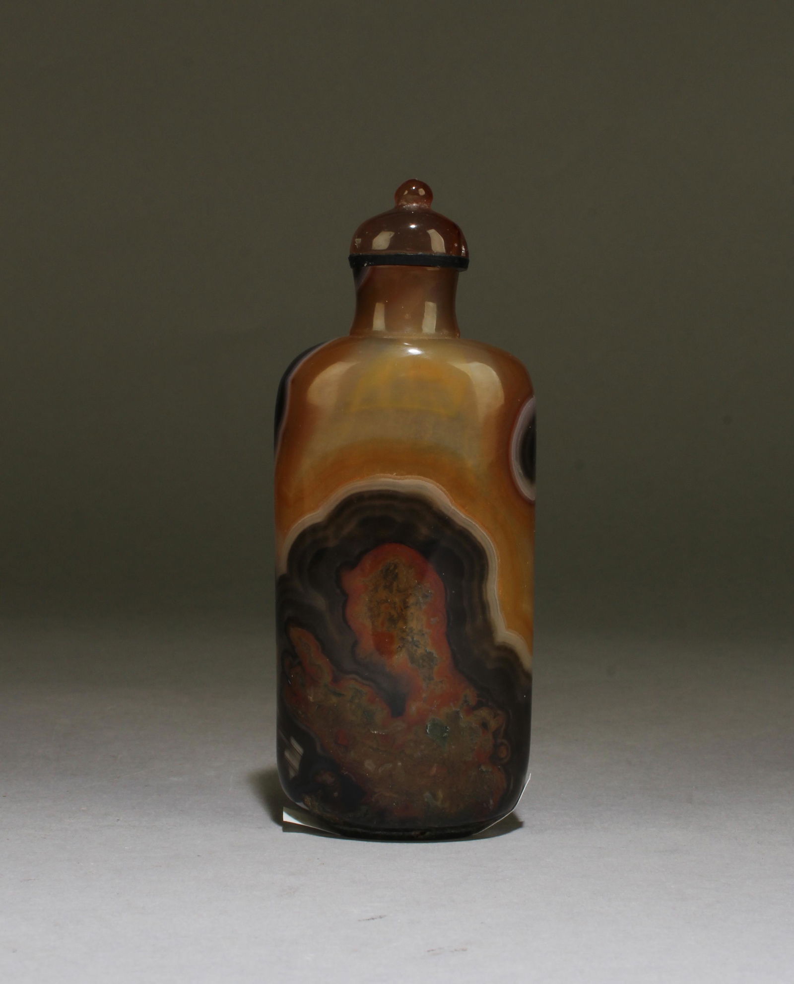 An Interesting Agate Snuff Bottle (1 of 6)