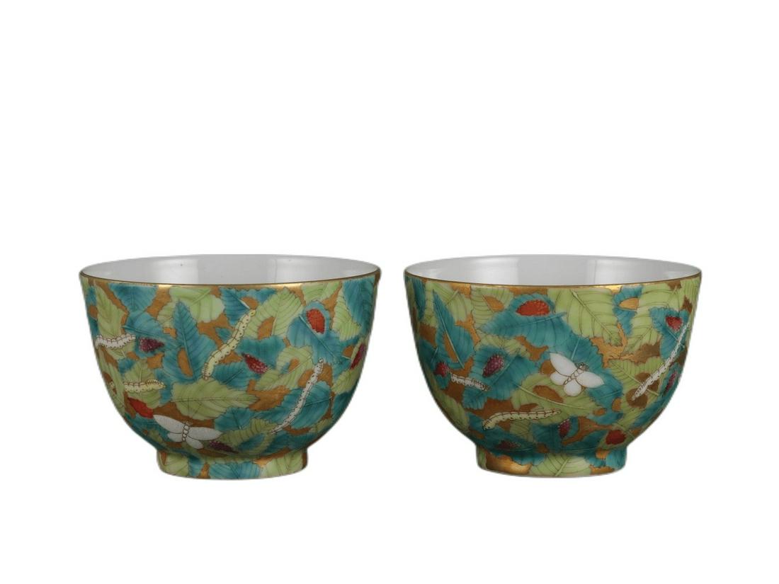 A Pair of Famille Rose Cups: A Pair of Famille Rose Cups. Height:6cm Mouth Diam.:9cm