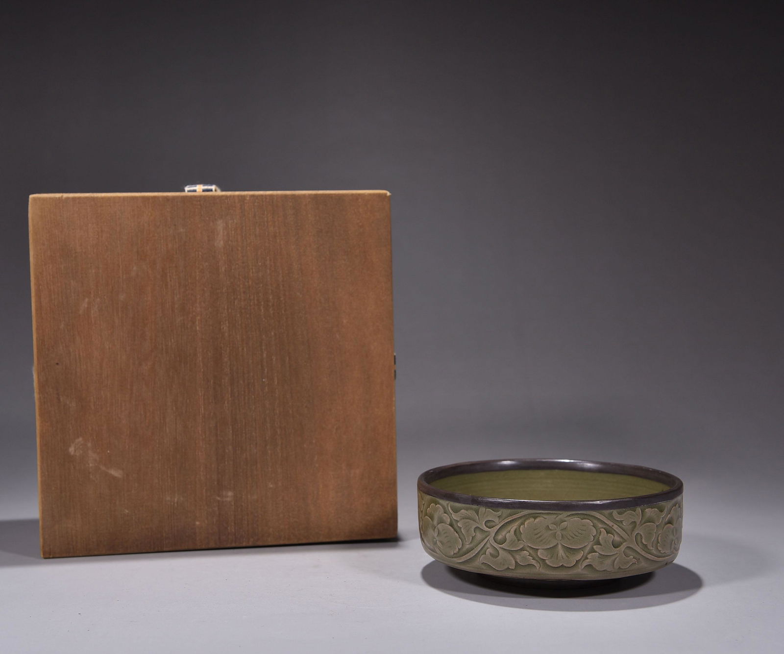 A Yaozhouyao Green Glazed Cup (1 of 9)