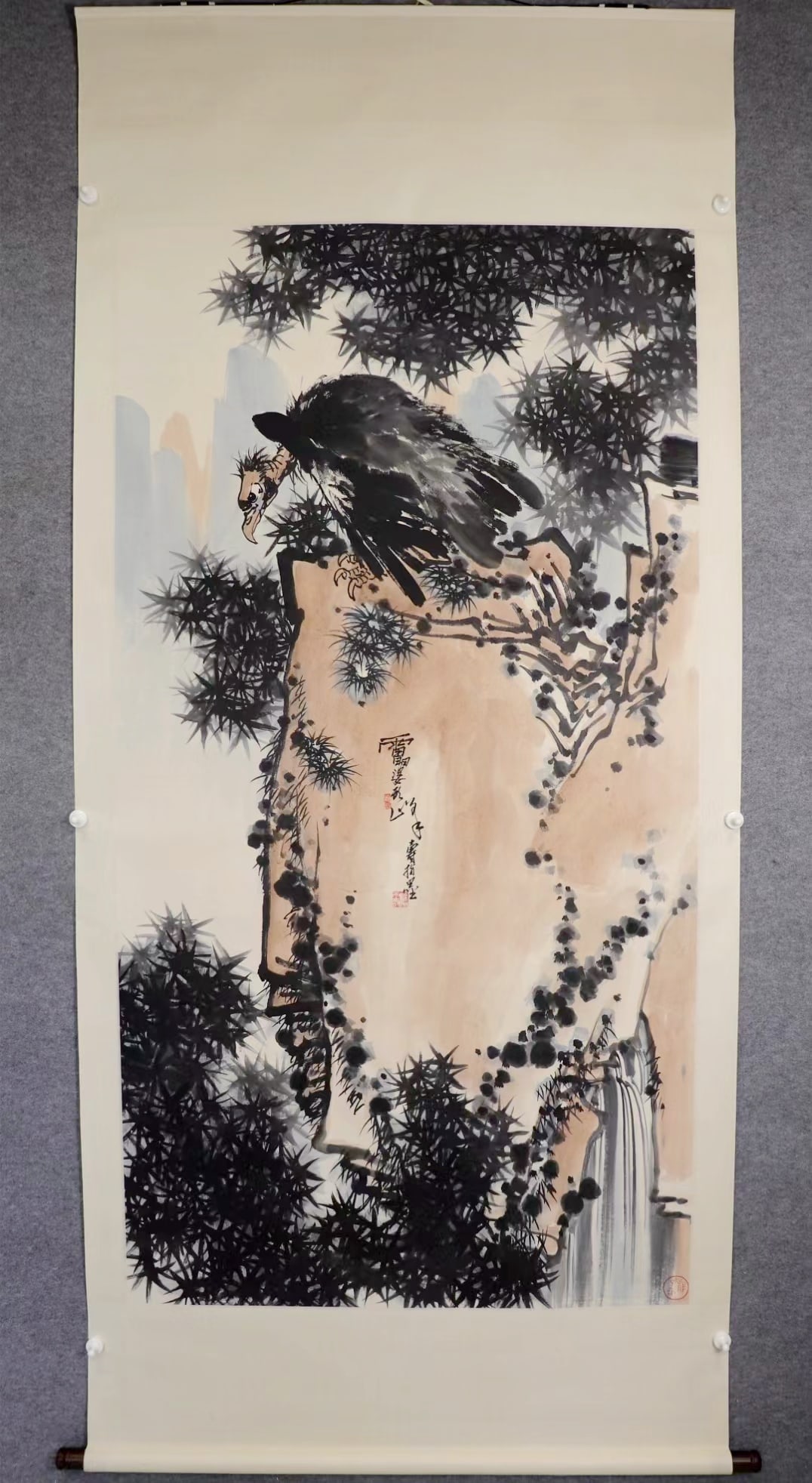 A Hanging Scroll of Pan Tianshou's Pine and Eagle Painting (1 of 7)