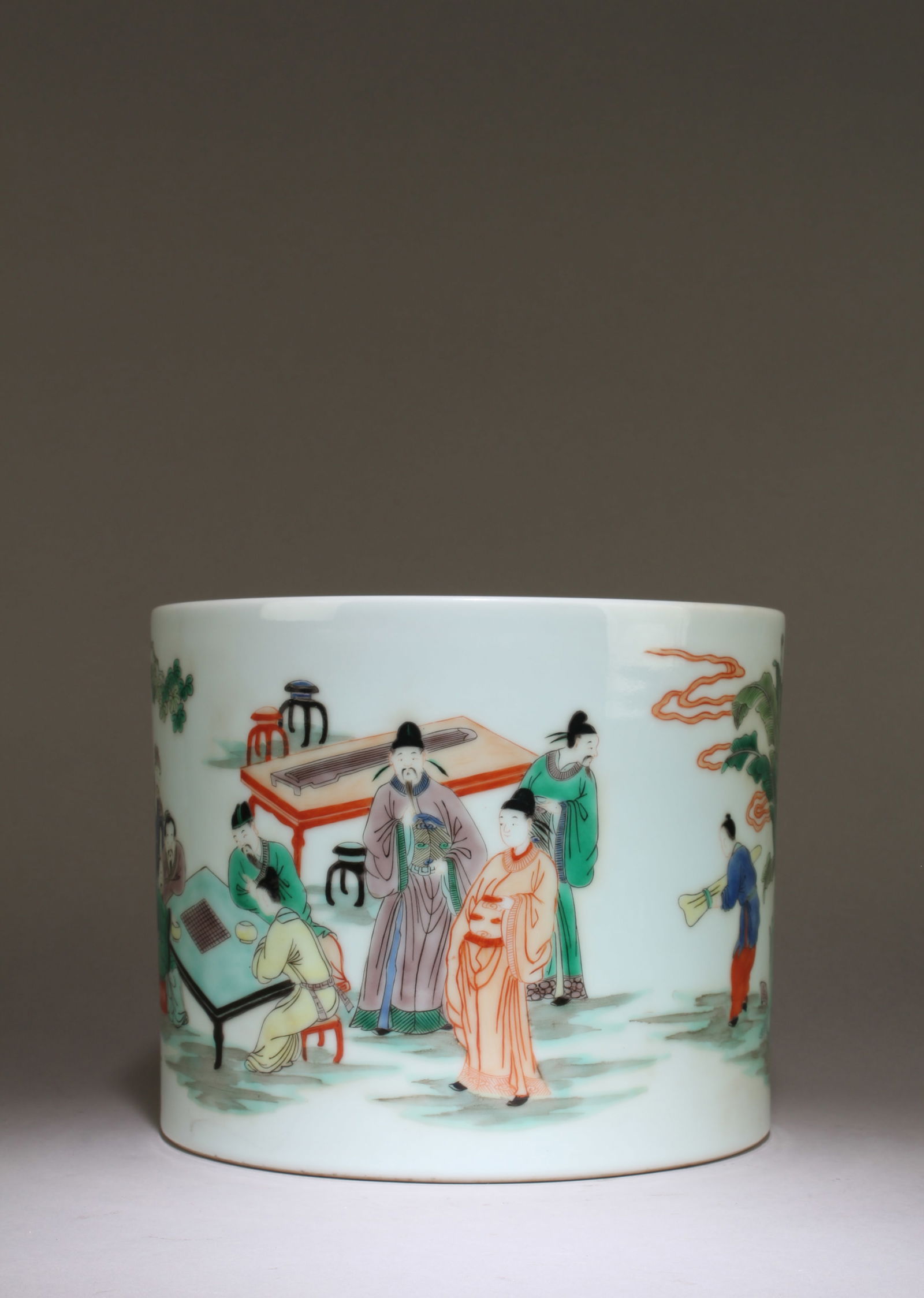 A Chinese Wucai Brushpot (1 of 8)