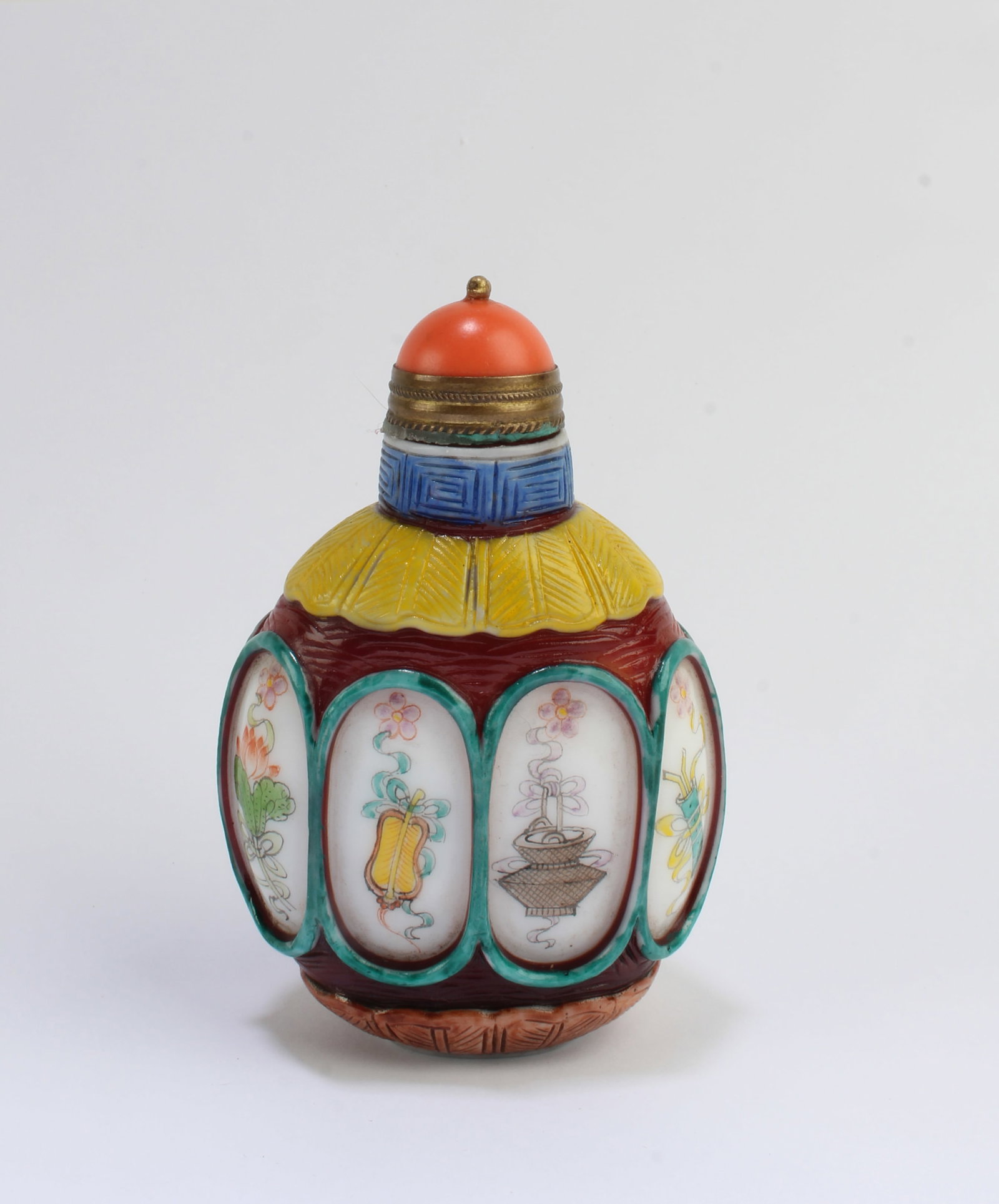 Chinese Peking Glass Snuff Bottle: Chinese Peking Glass Snuff Bottle. 'QianLong' mark at base. Height: 3"